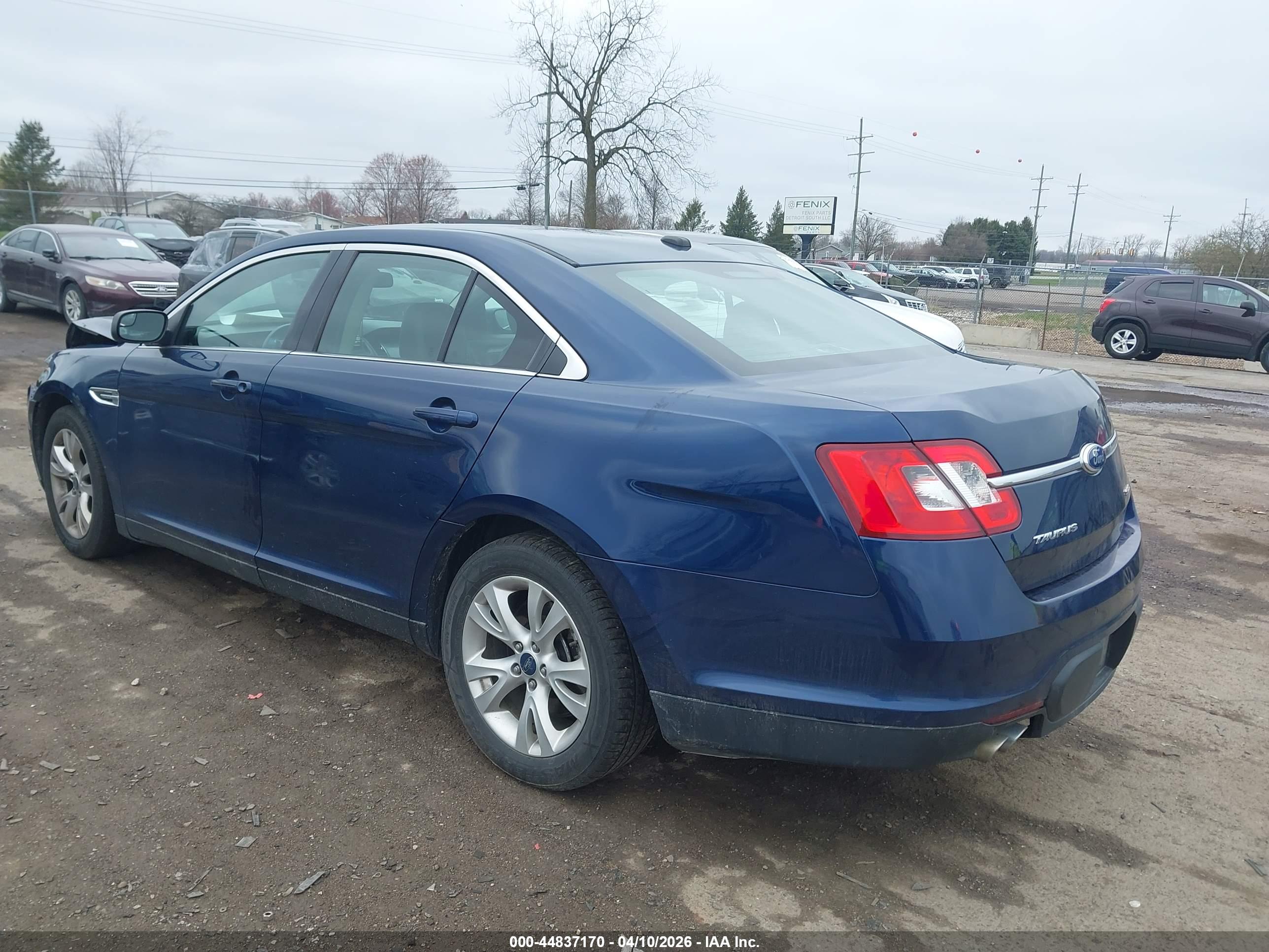 FORD TAURUS image 3