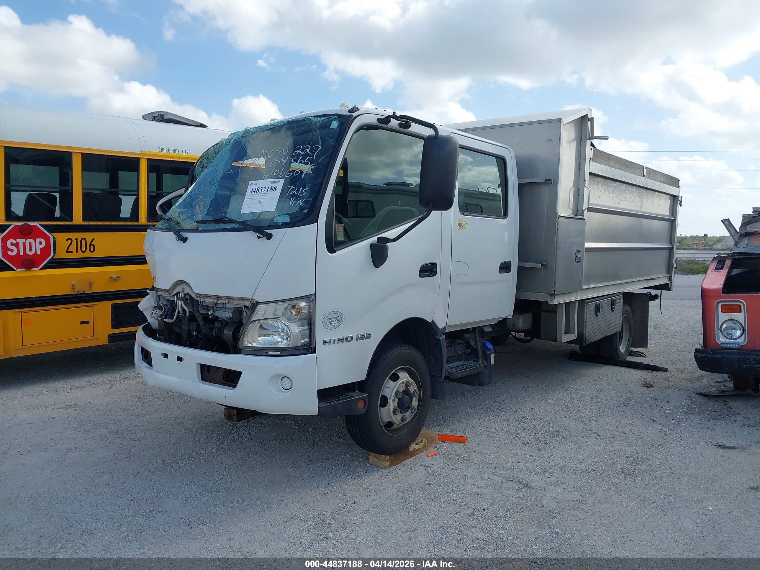 HINO XJC740/XFC740 image 2