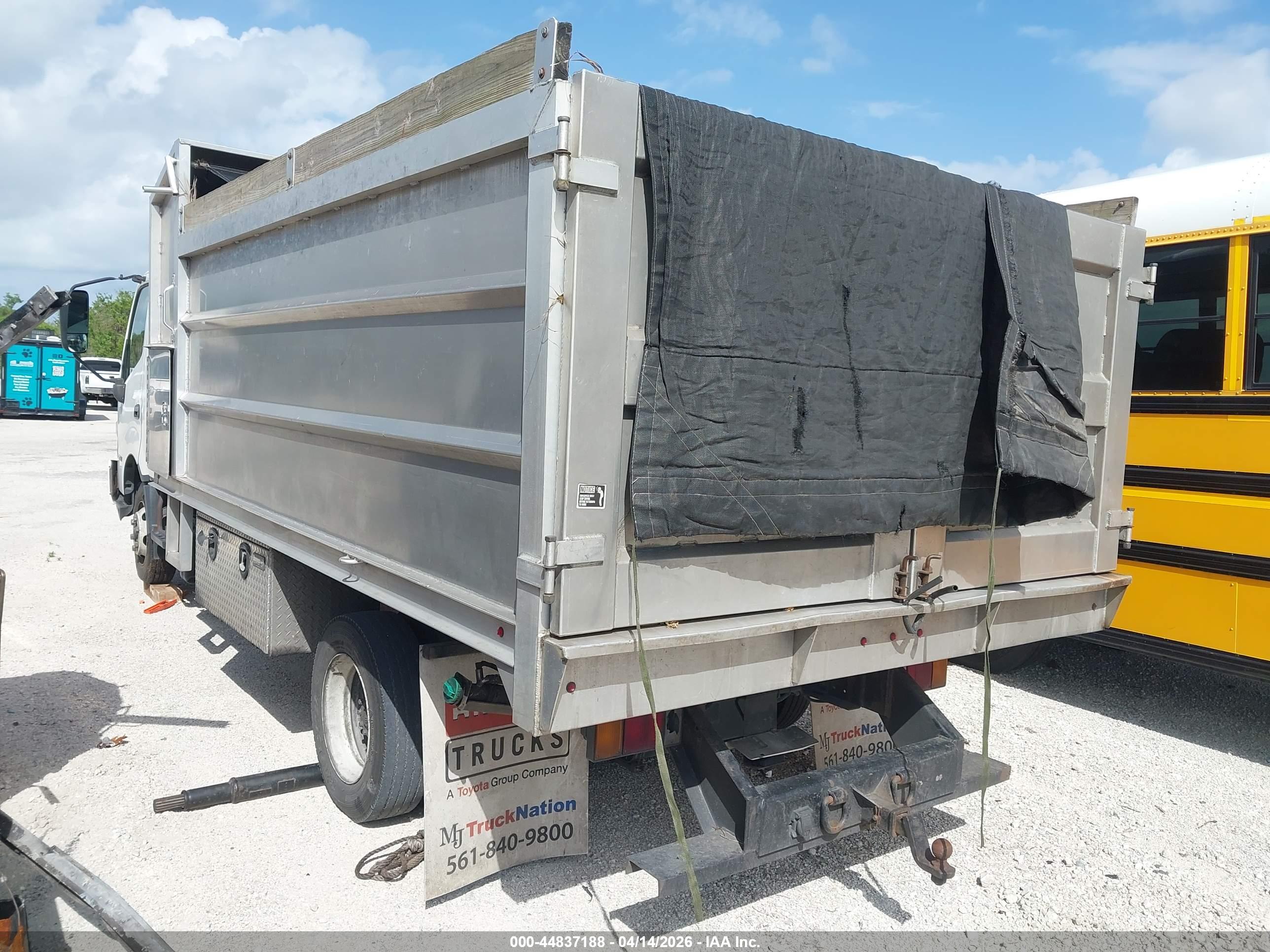 HINO XJC740/XFC740 image 3