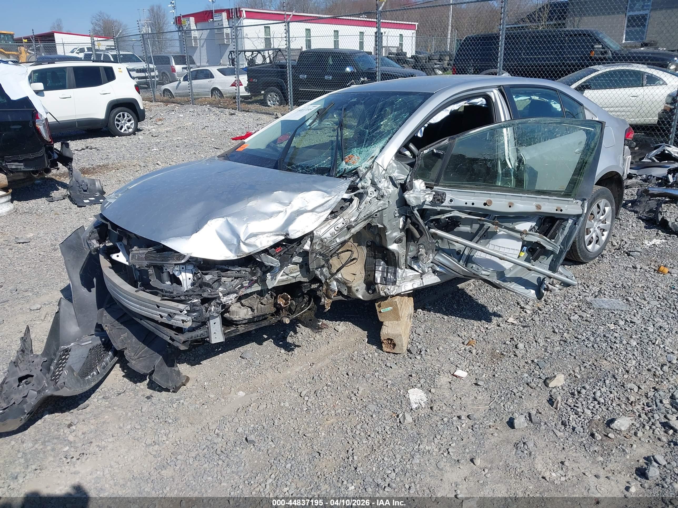 TOYOTA COROLLA image 2