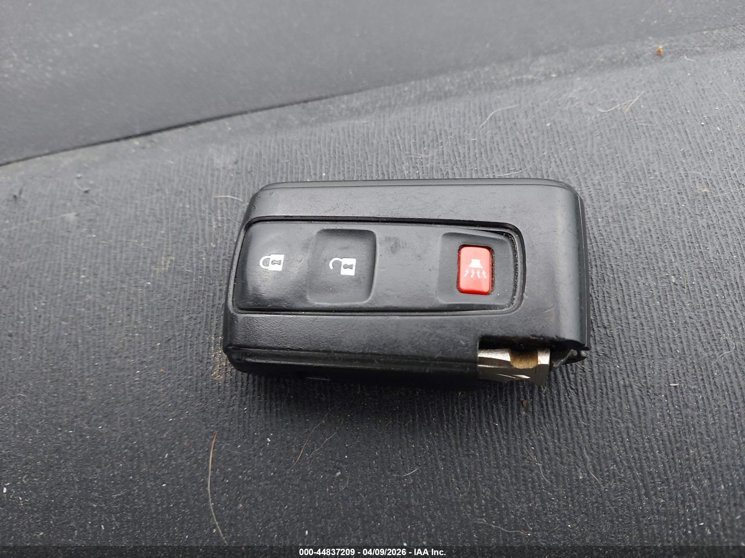 TOYOTA PRIUS image 11