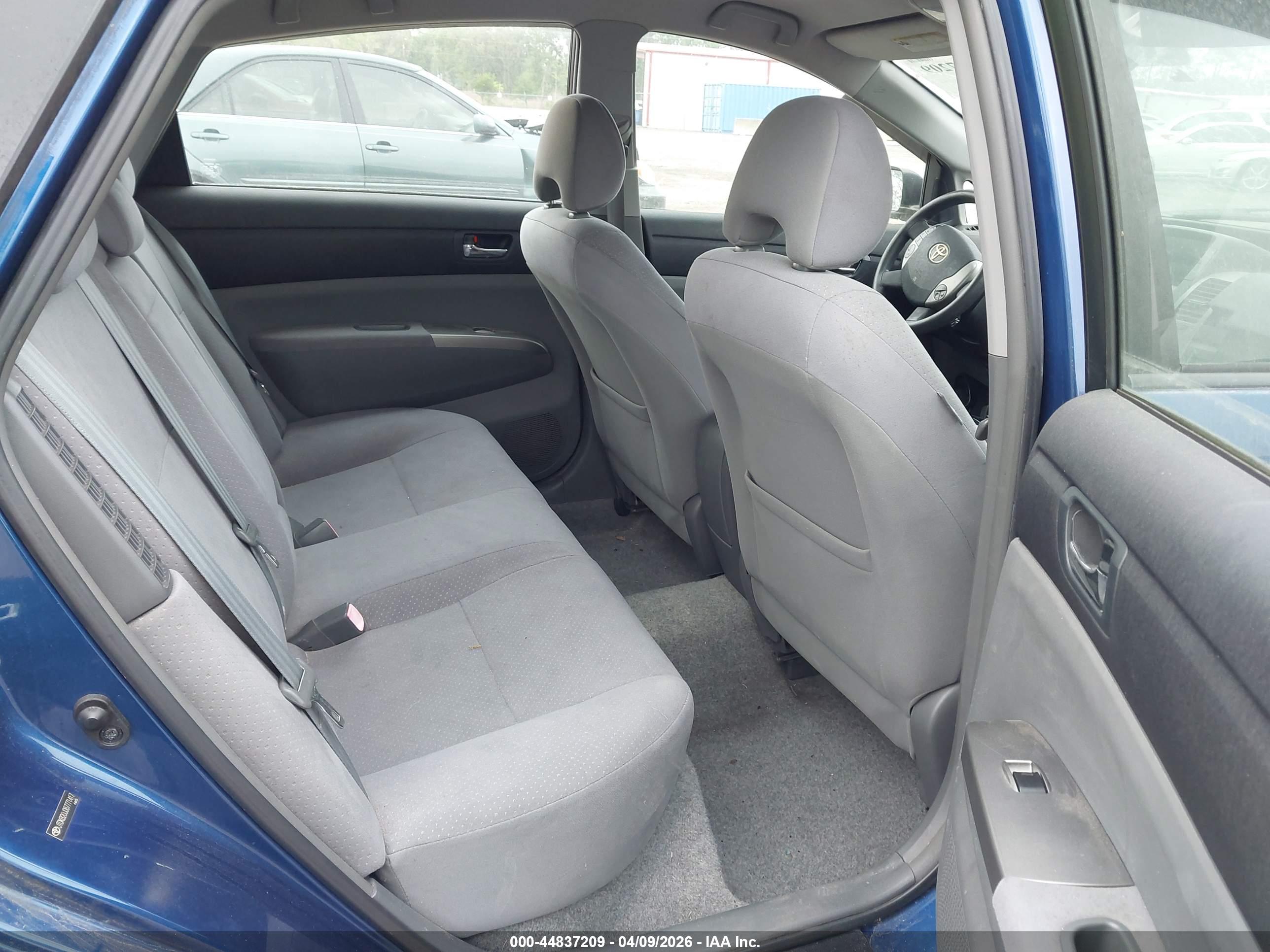 TOYOTA PRIUS image 8