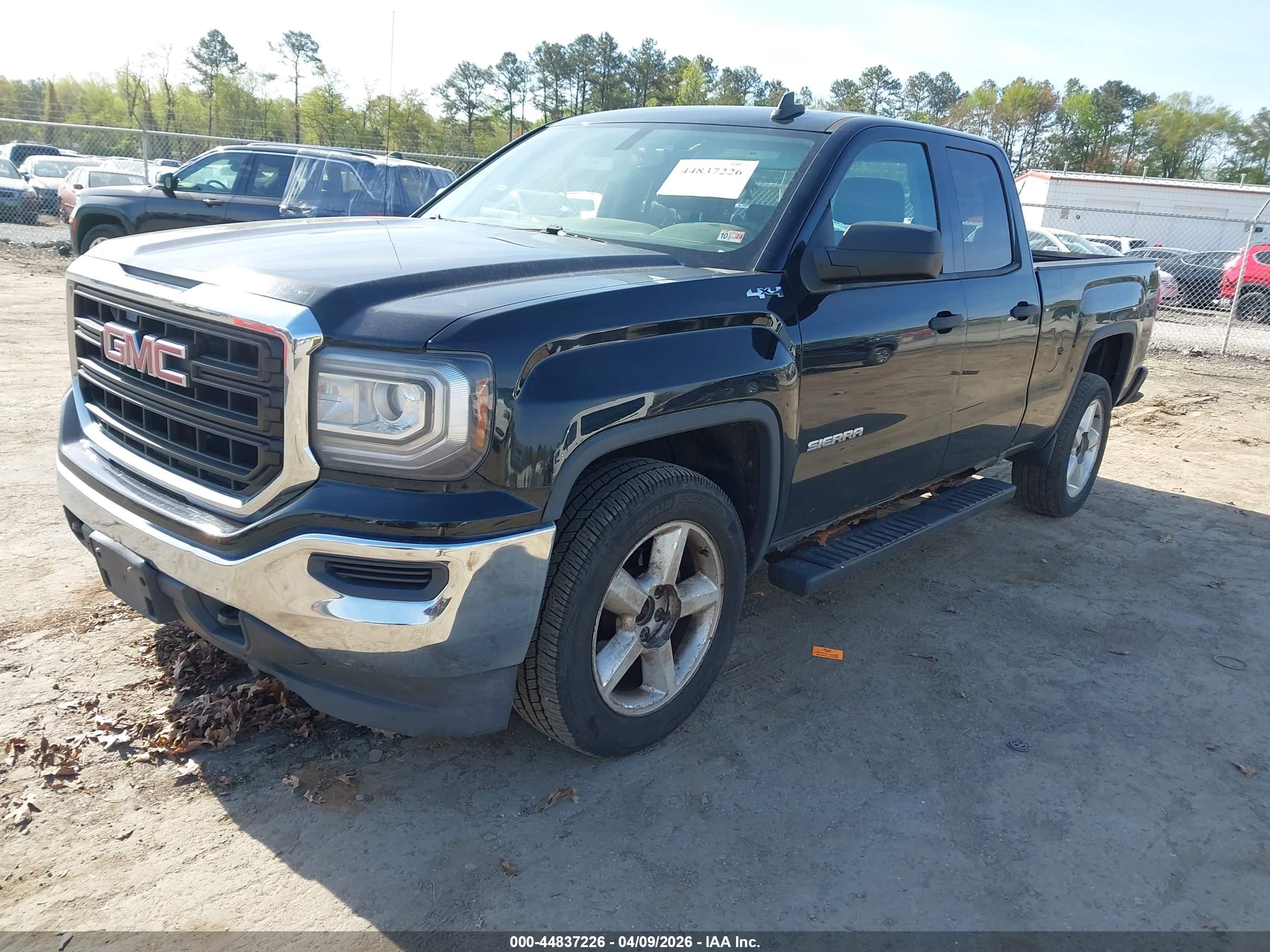 GMC SIERRA image 2