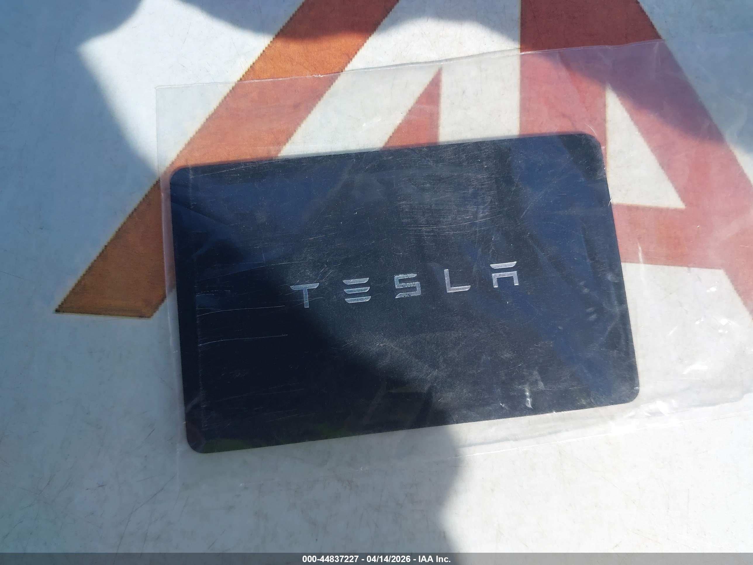 TESLA MODEL image 11