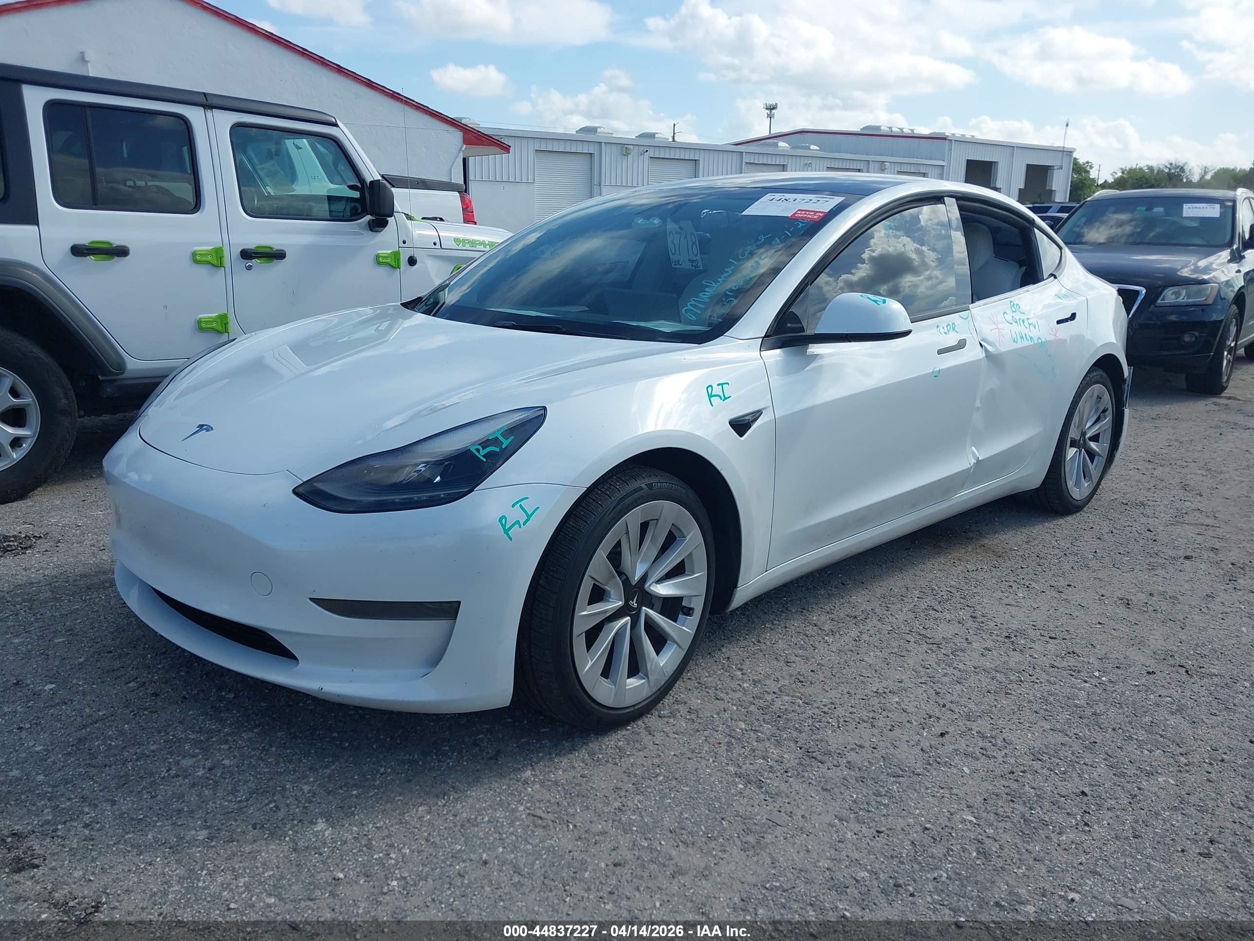 TESLA MODEL image 2