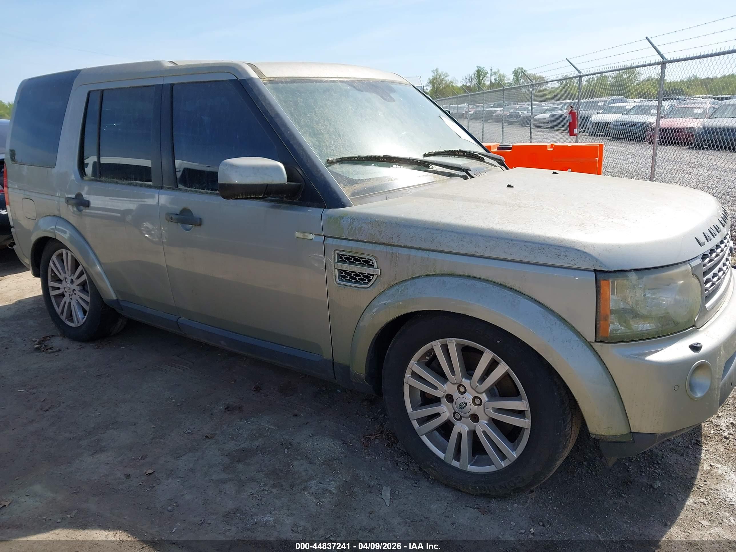 LAND ROVER image 6