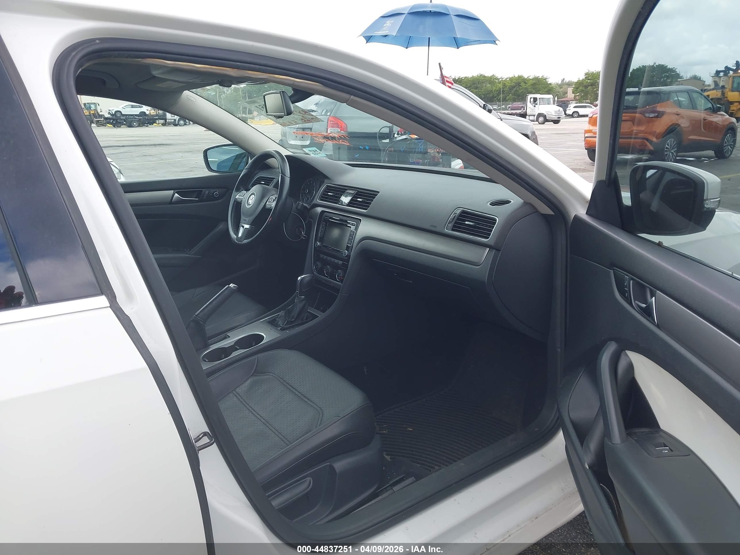 VOLKSWAGEN PASSAT image 5
