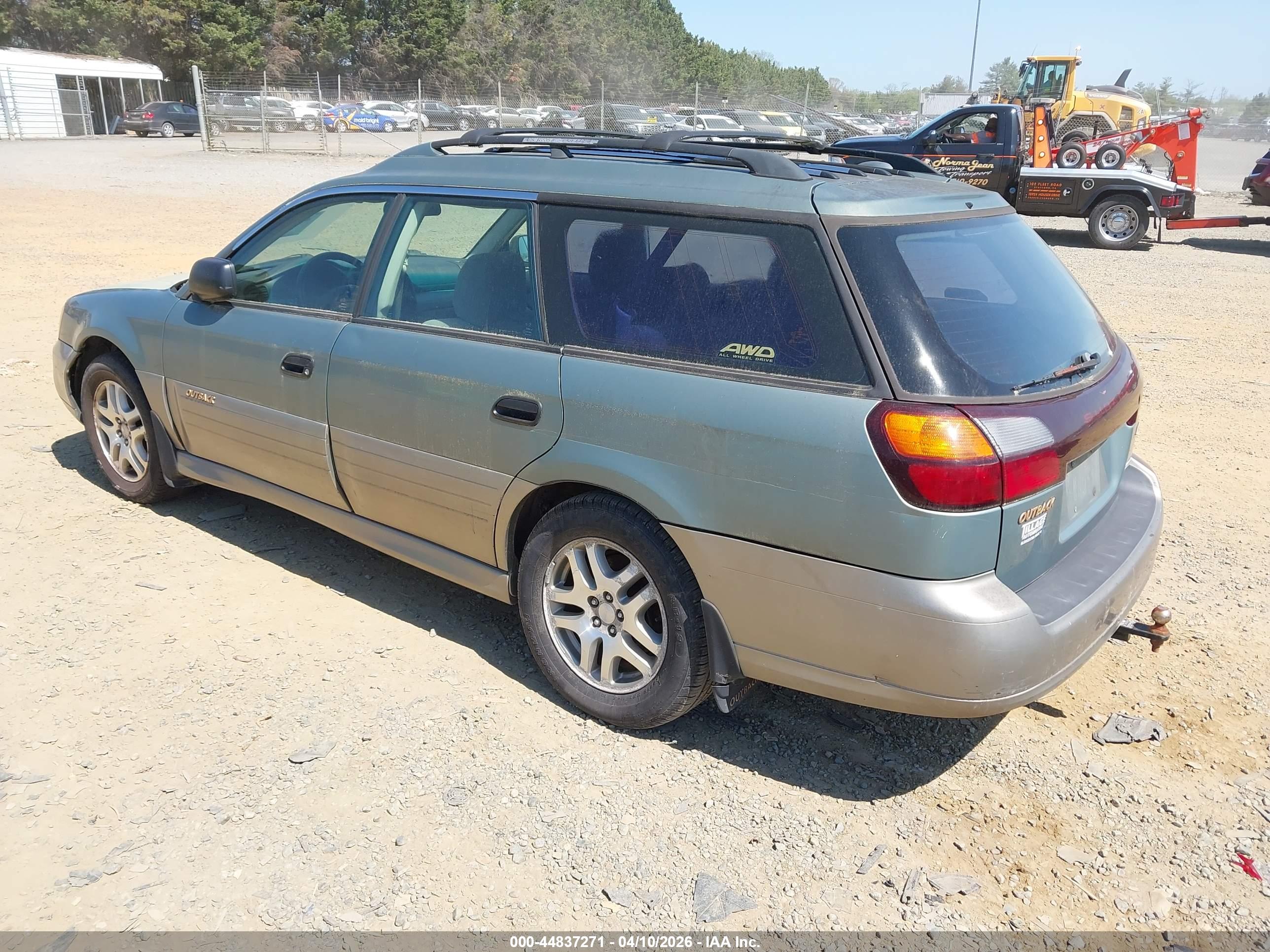 SUBARU OUTBACK image 3
