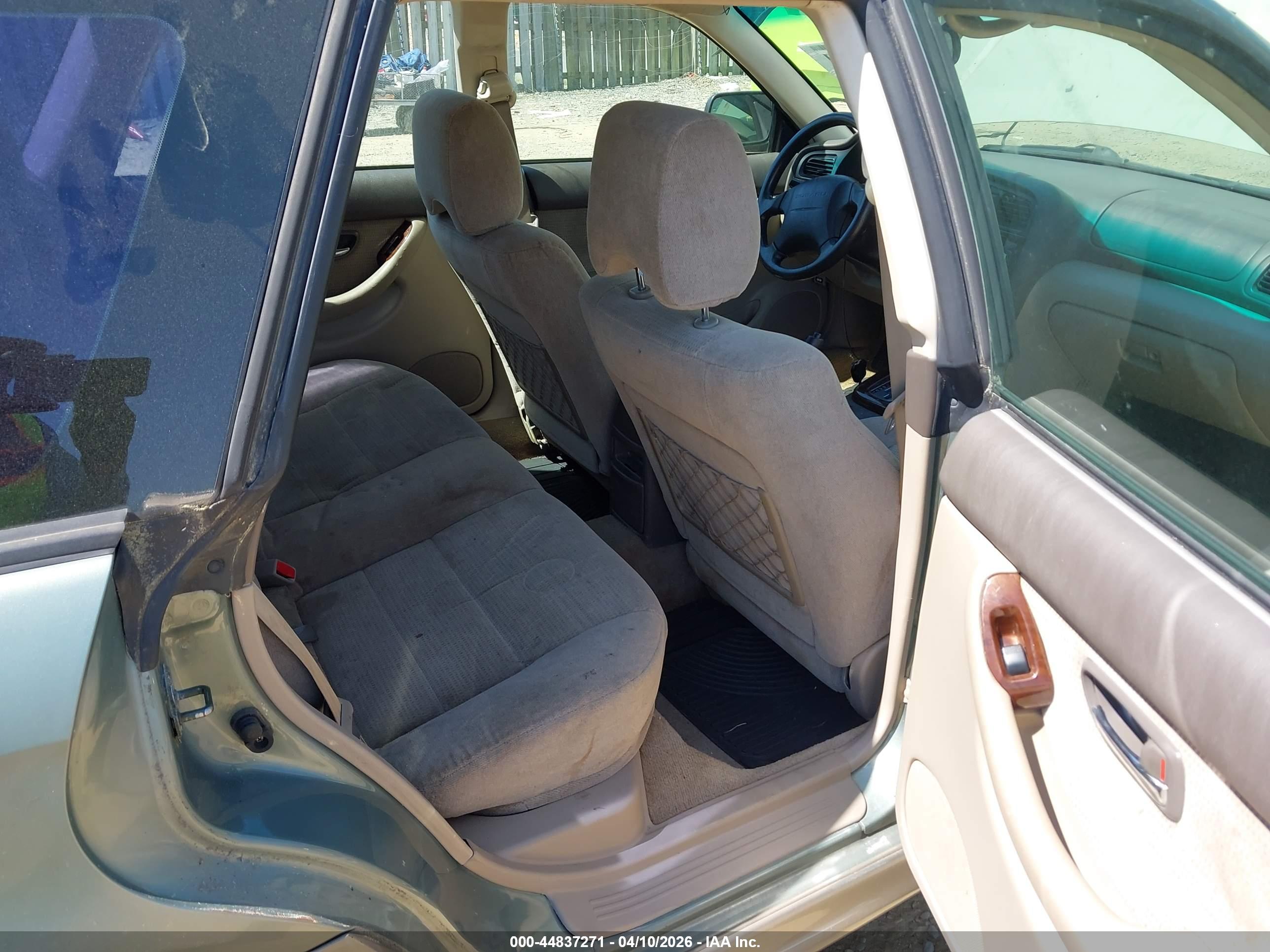 SUBARU OUTBACK image 8