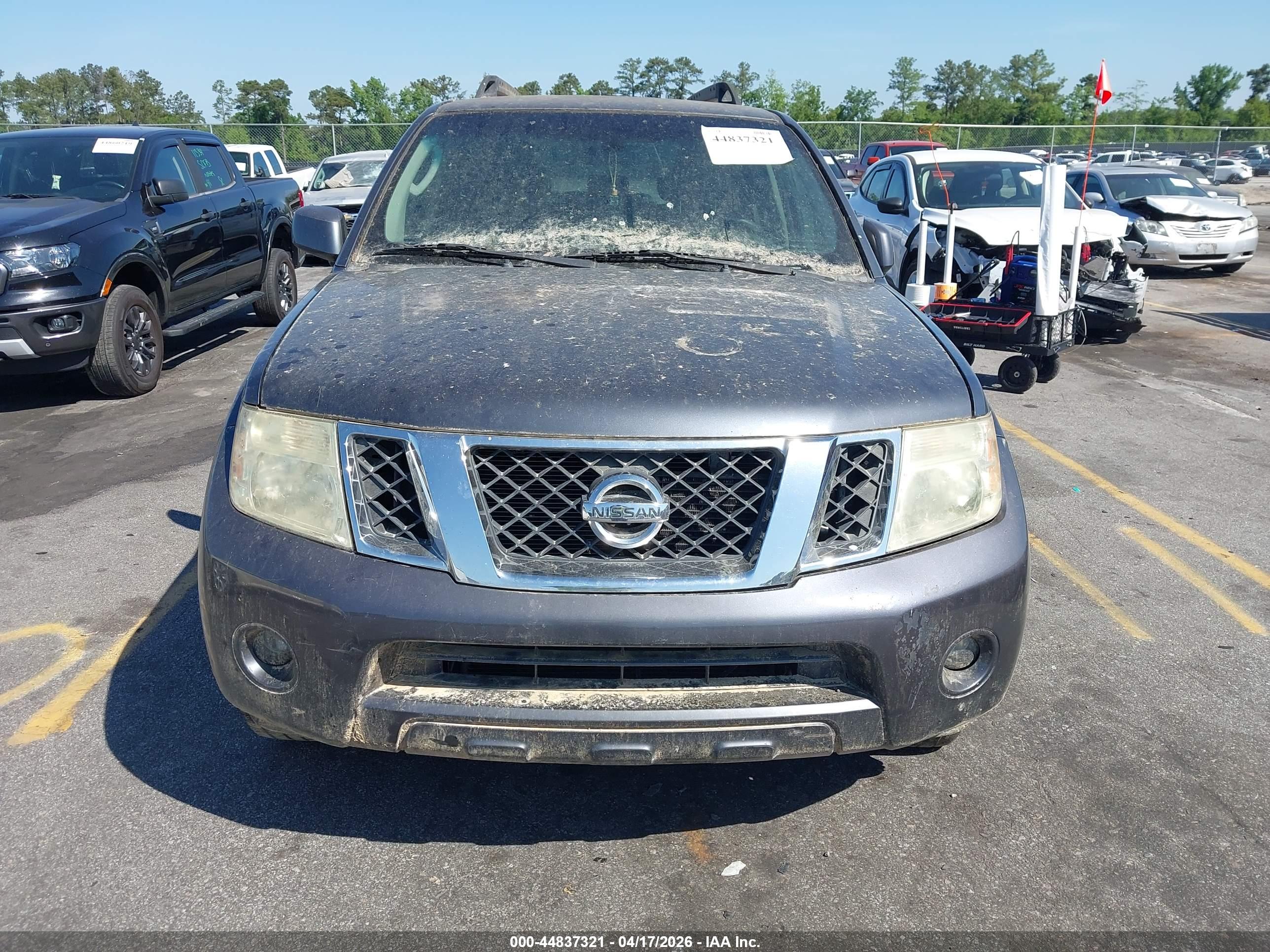 NISSAN PATHFINDER image 6