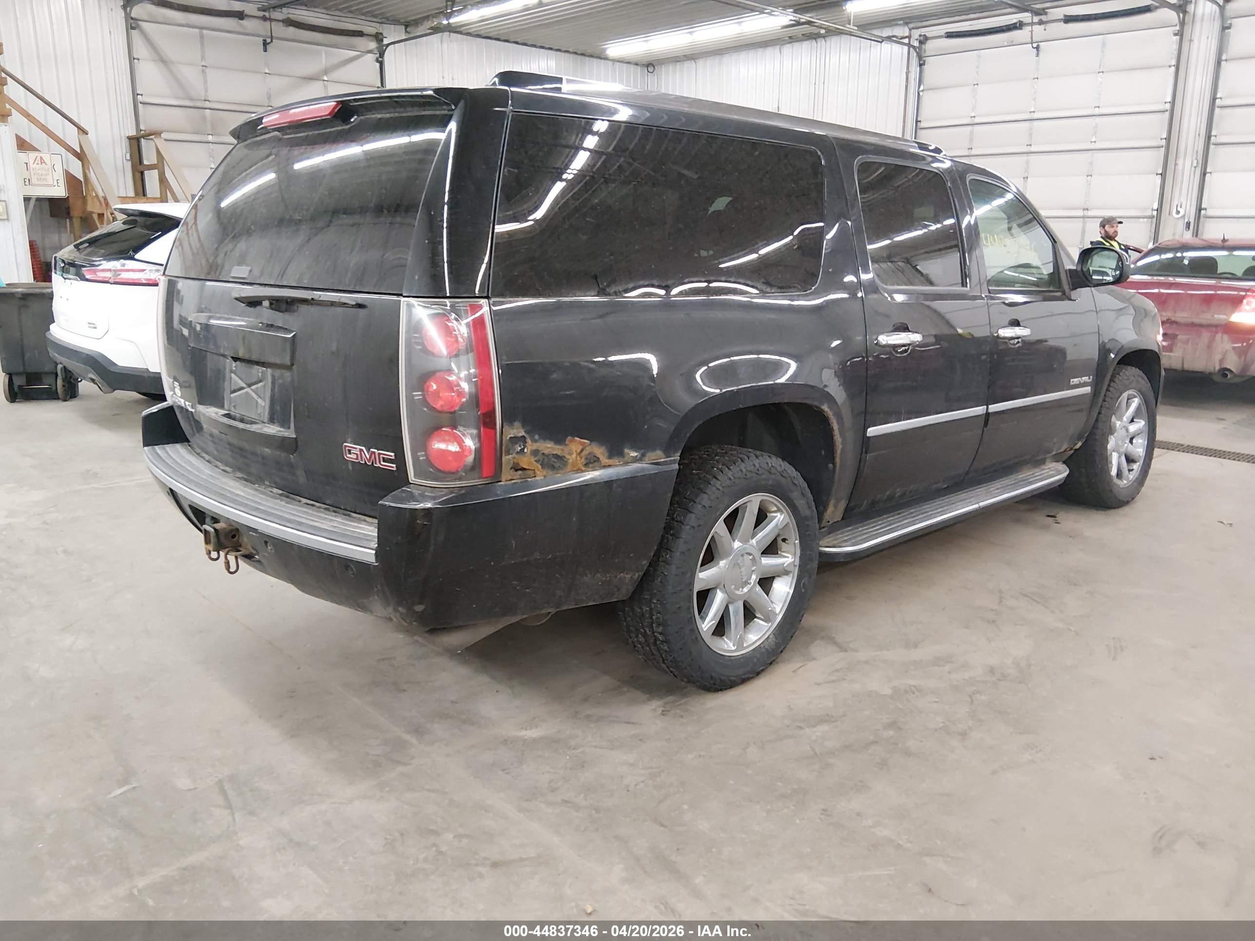 GMC YUKON image 4