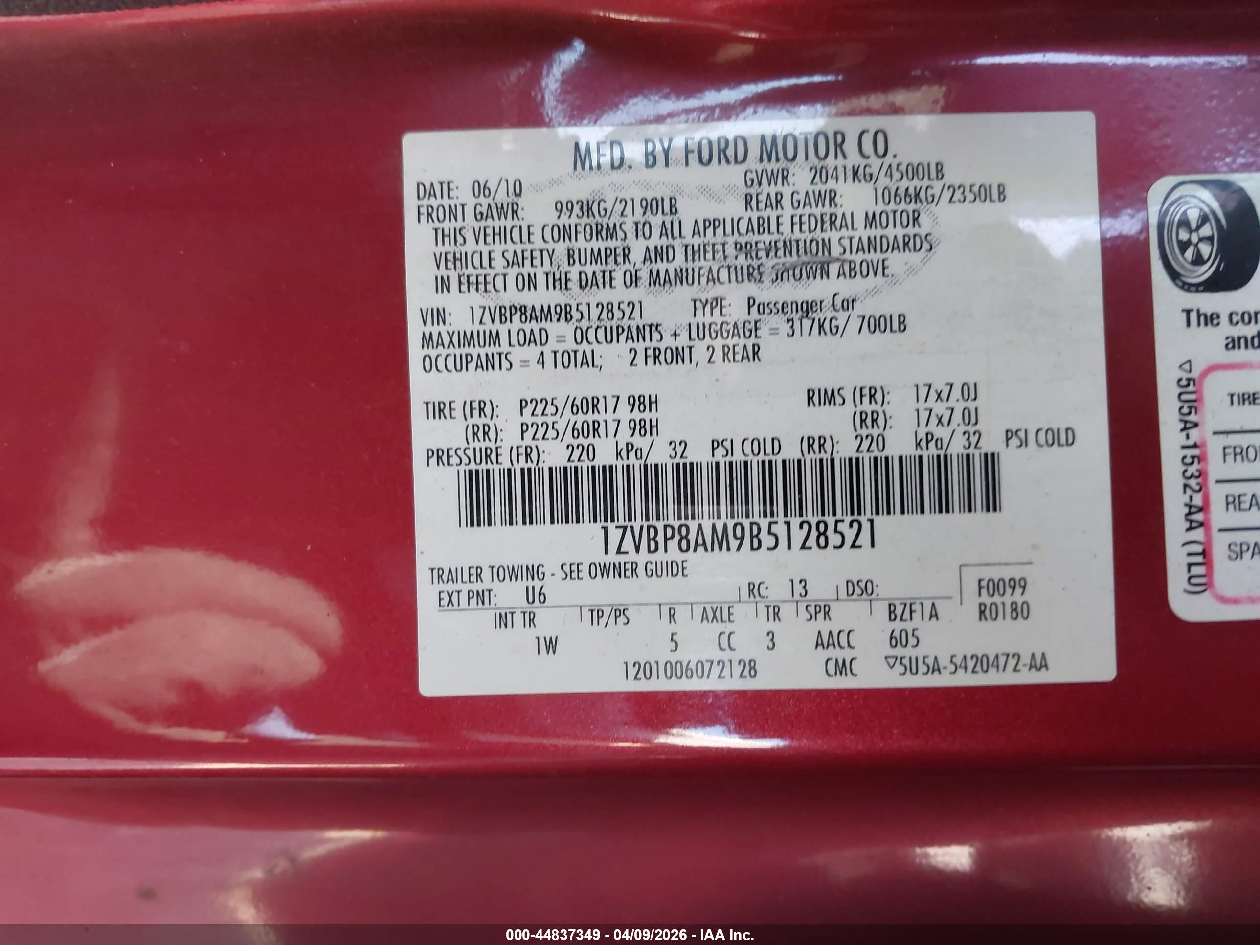 FORD MUSTANG image 9