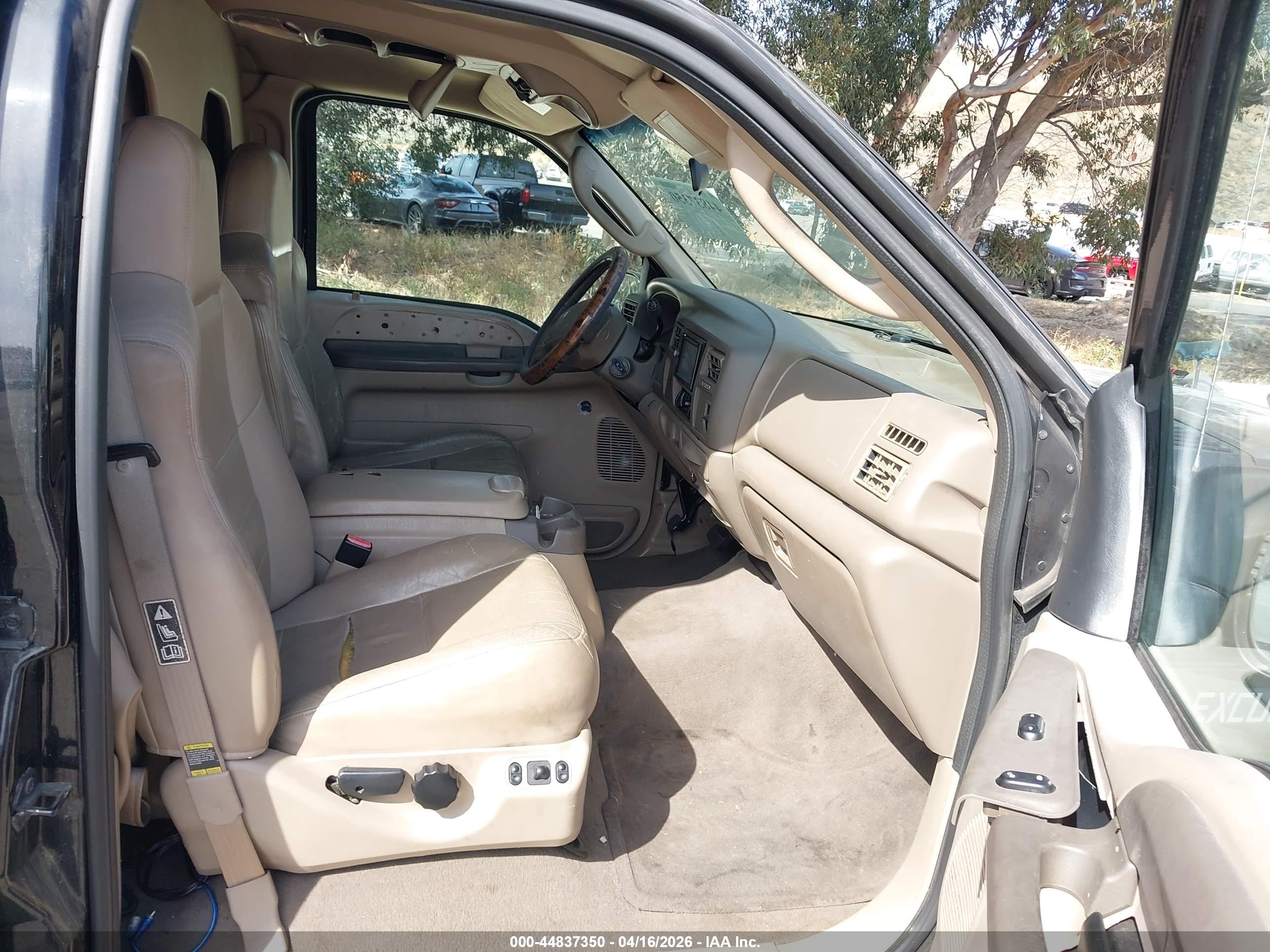 FORD EXCURSION image 5