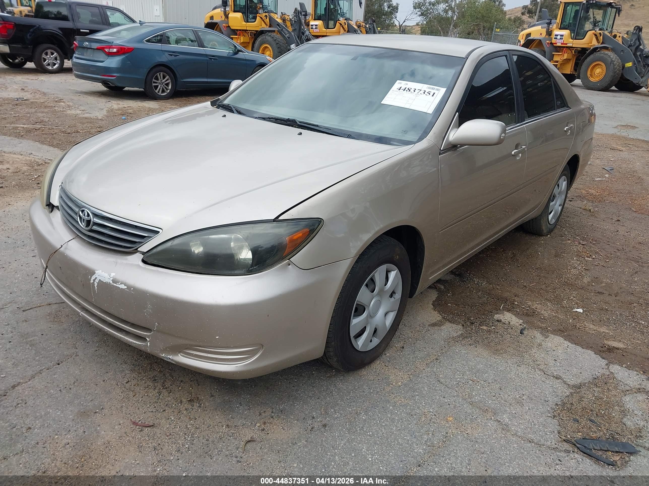TOYOTA CAMRY image 2