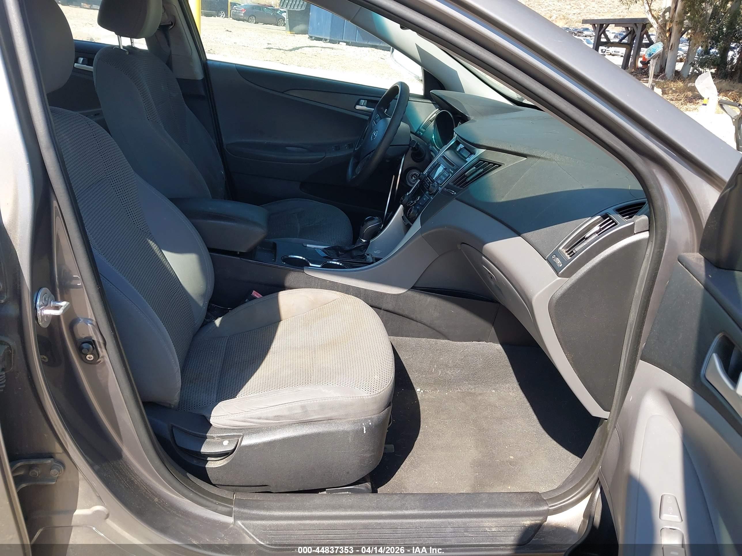 HYUNDAI SONATA image 5