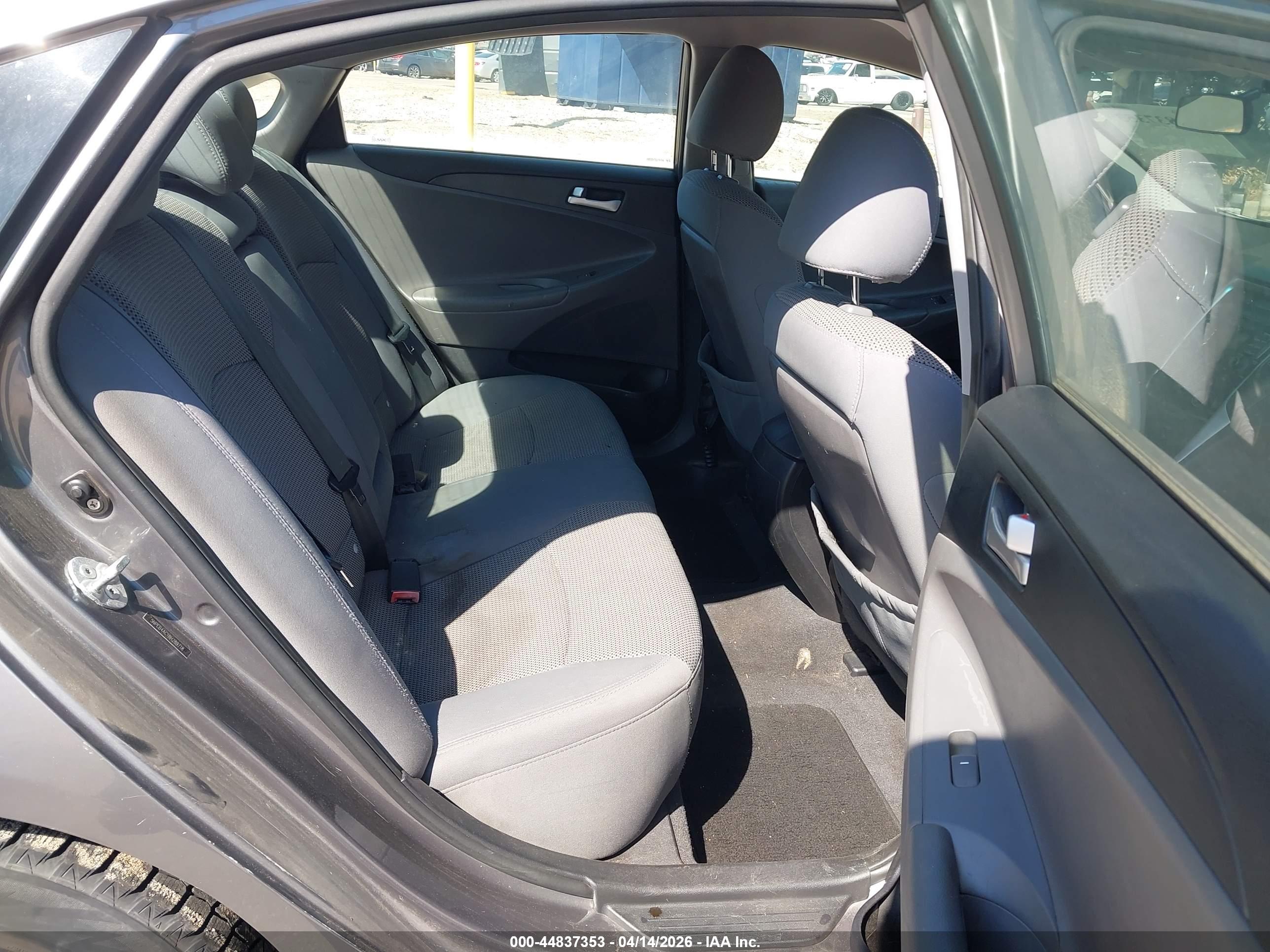 HYUNDAI SONATA image 8