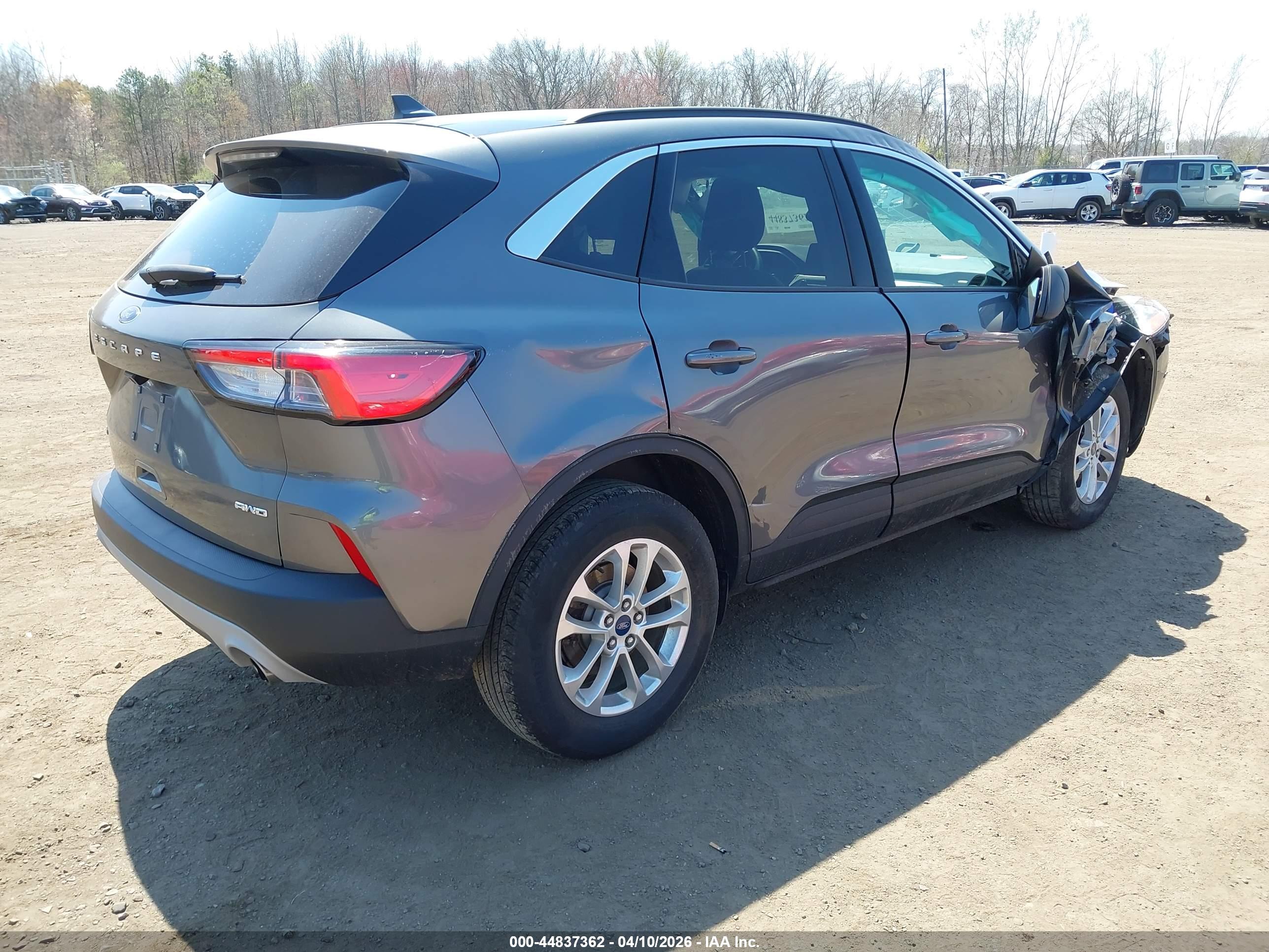 FORD ESCAPE image 4