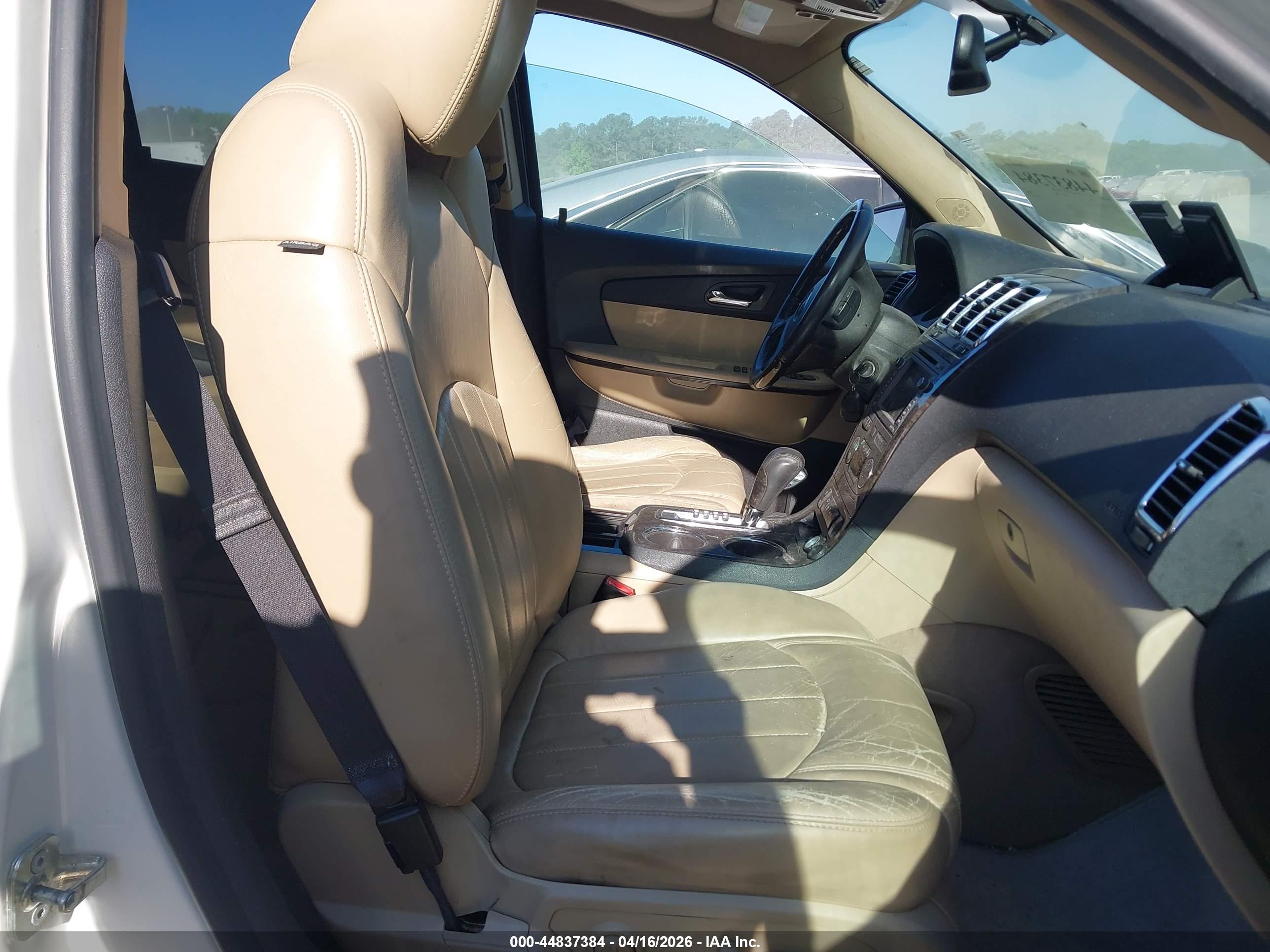 GMC ACADIA image 5