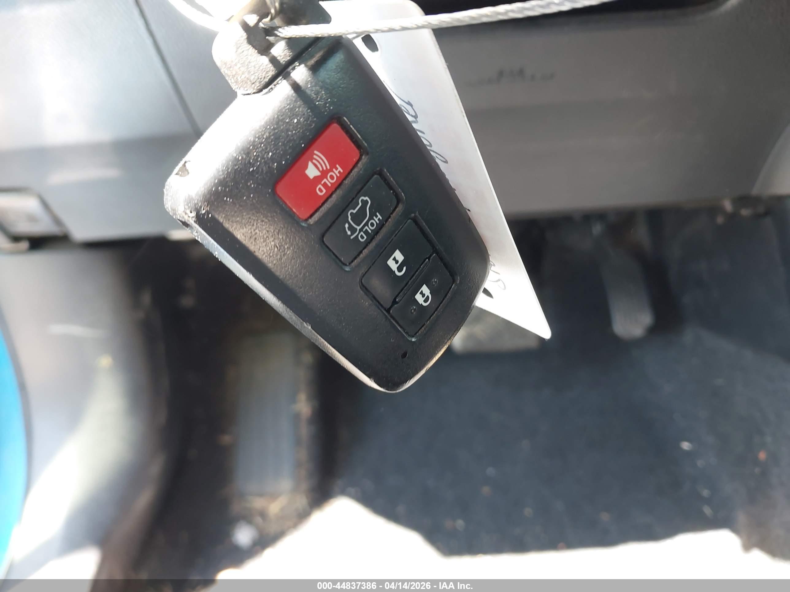 TOYOTA RAV4 image 11