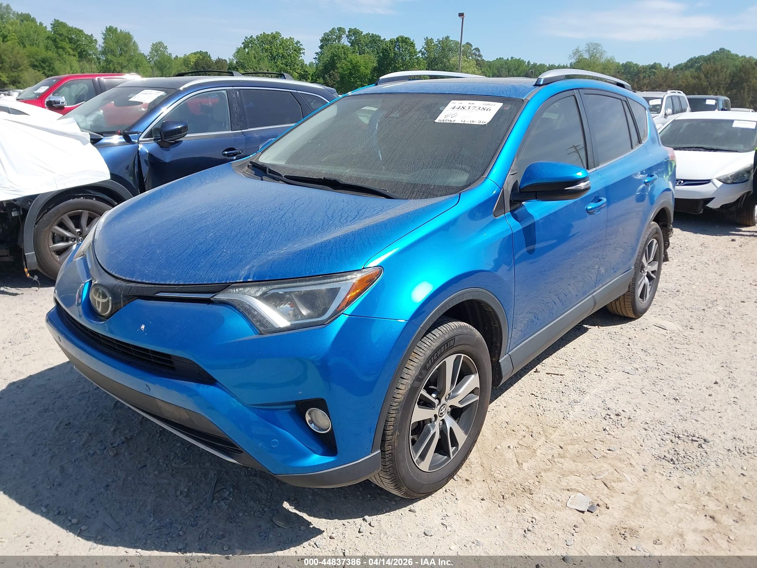TOYOTA RAV4 image 2