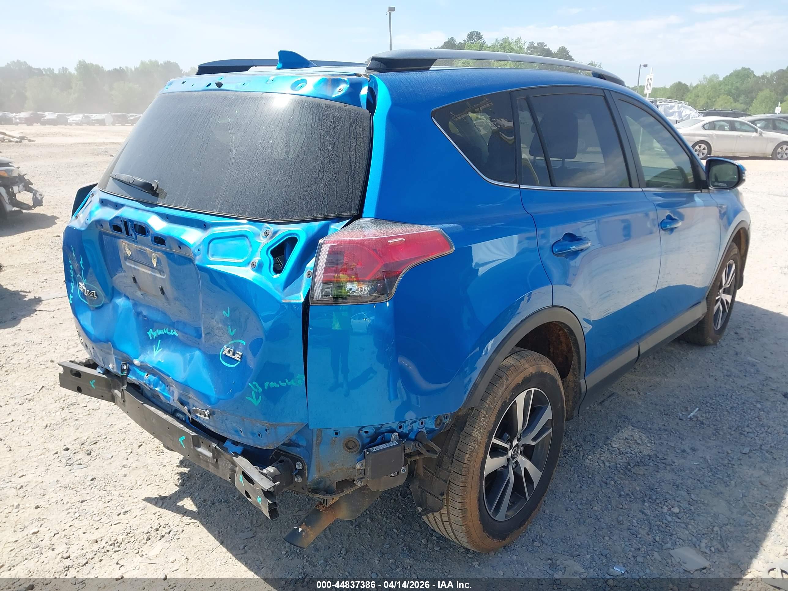 TOYOTA RAV4 image 4