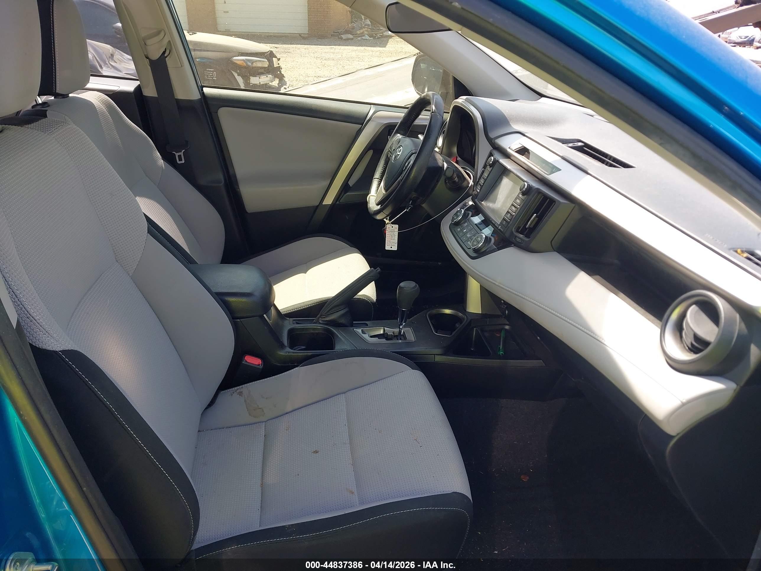 TOYOTA RAV4 image 5