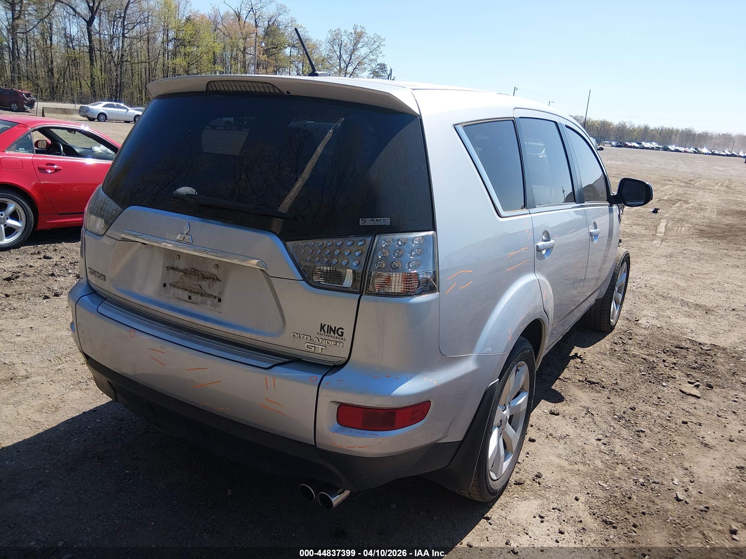 MITSUBISHI OUTLANDER image 4