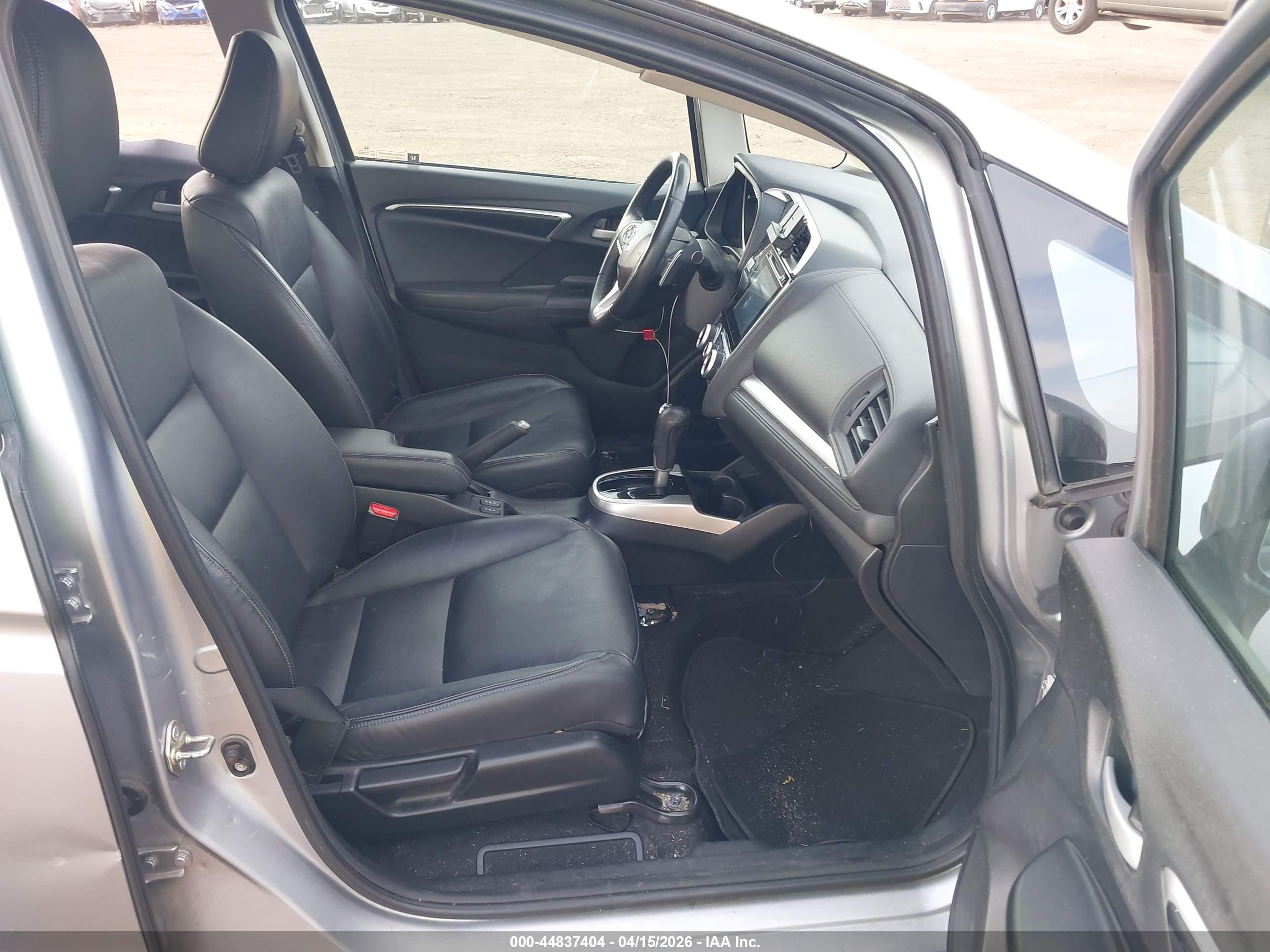 HONDA FIT image 5