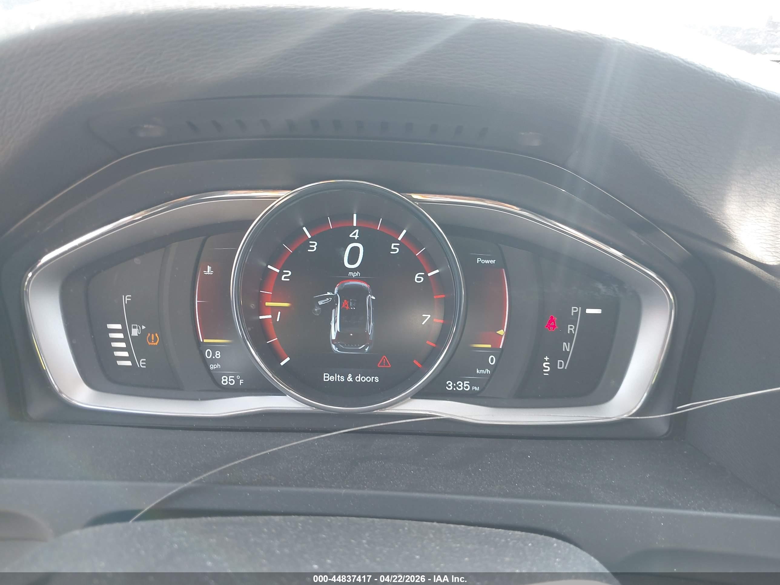 VOLVO V60 image 7