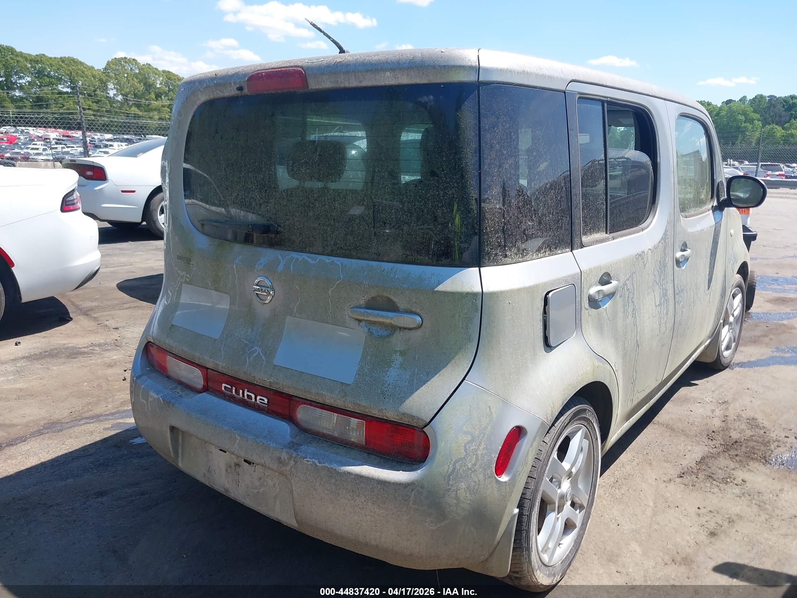 NISSAN CUBE image 4