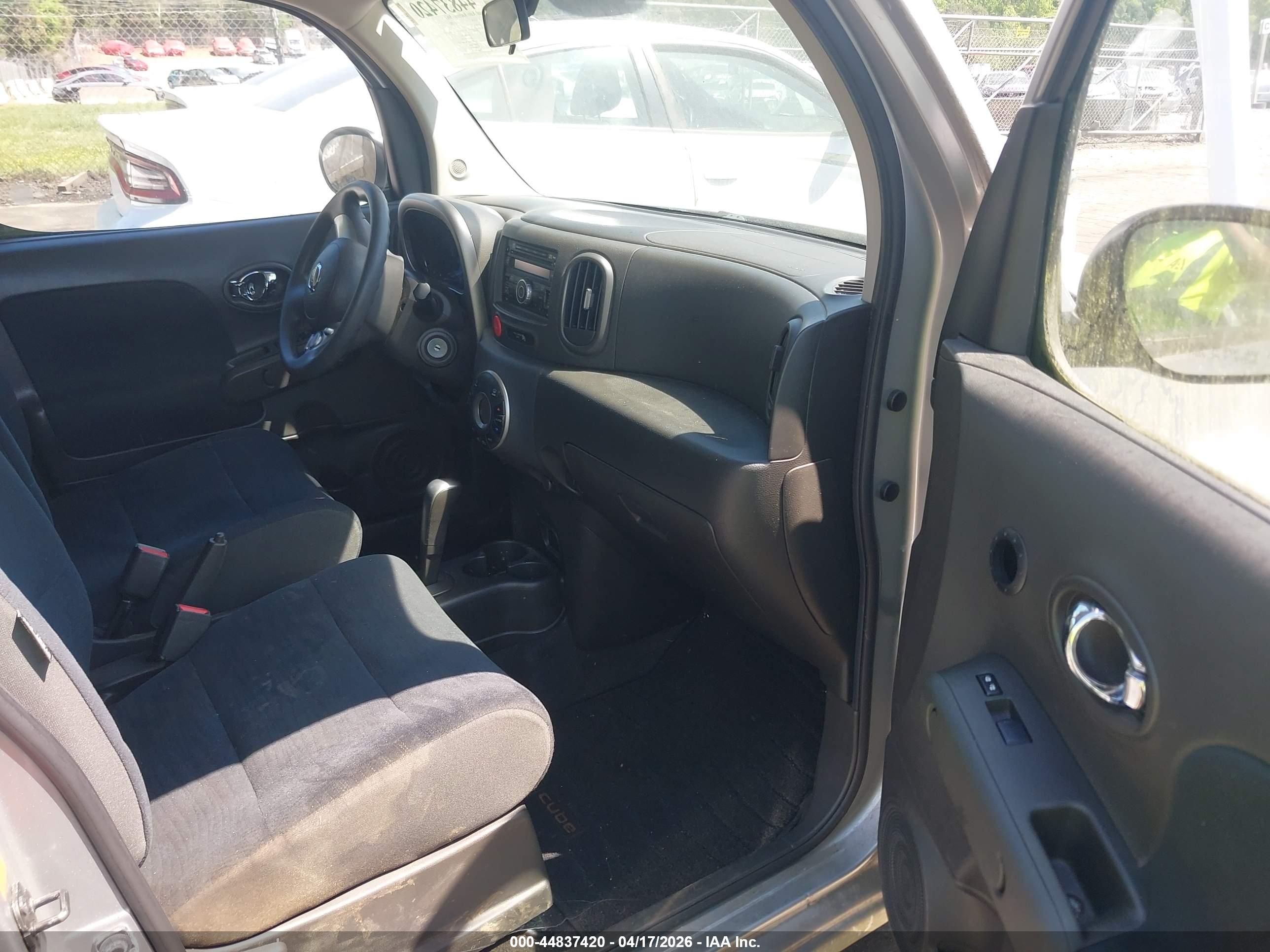 NISSAN CUBE image 5