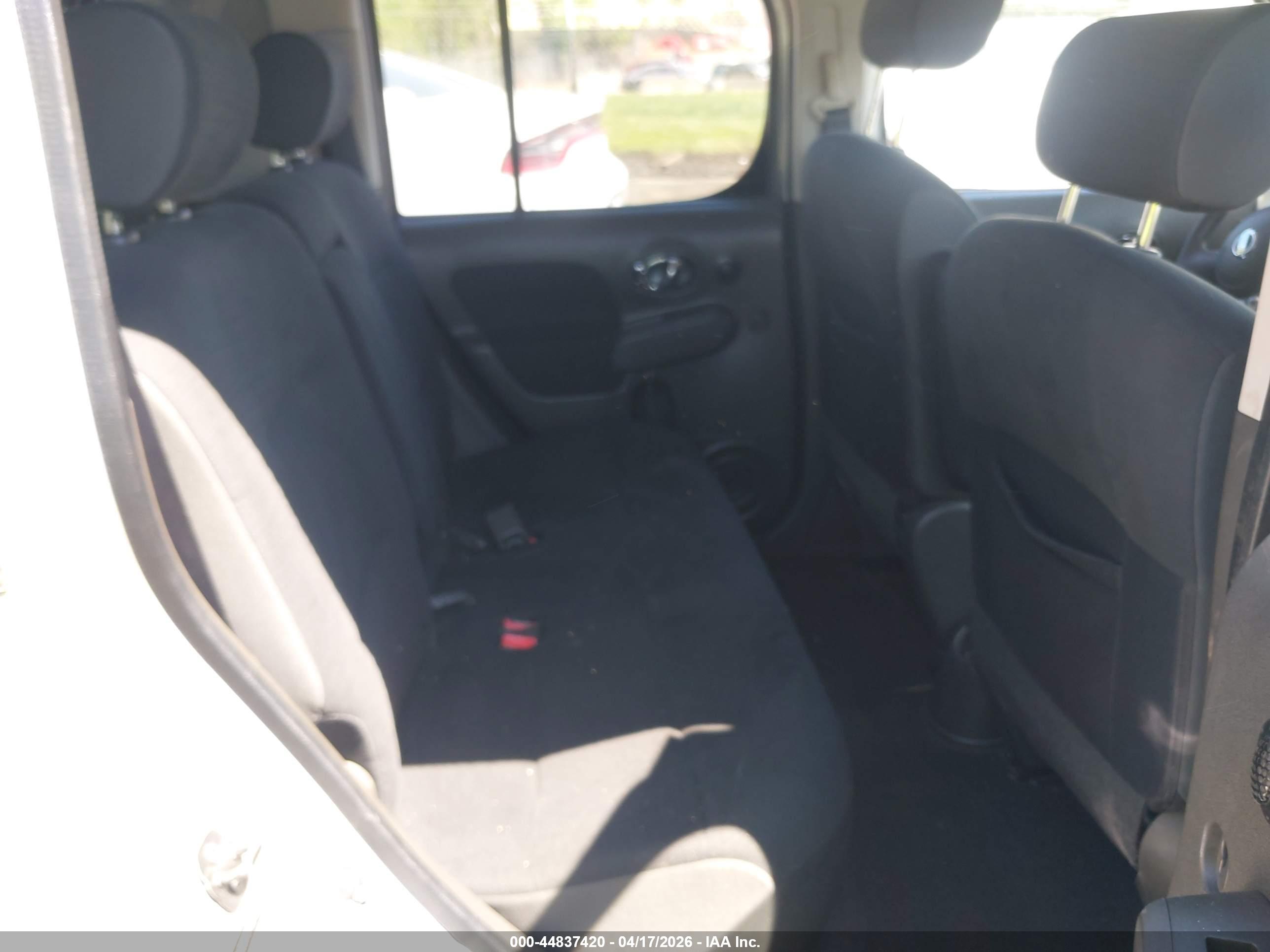NISSAN CUBE image 8