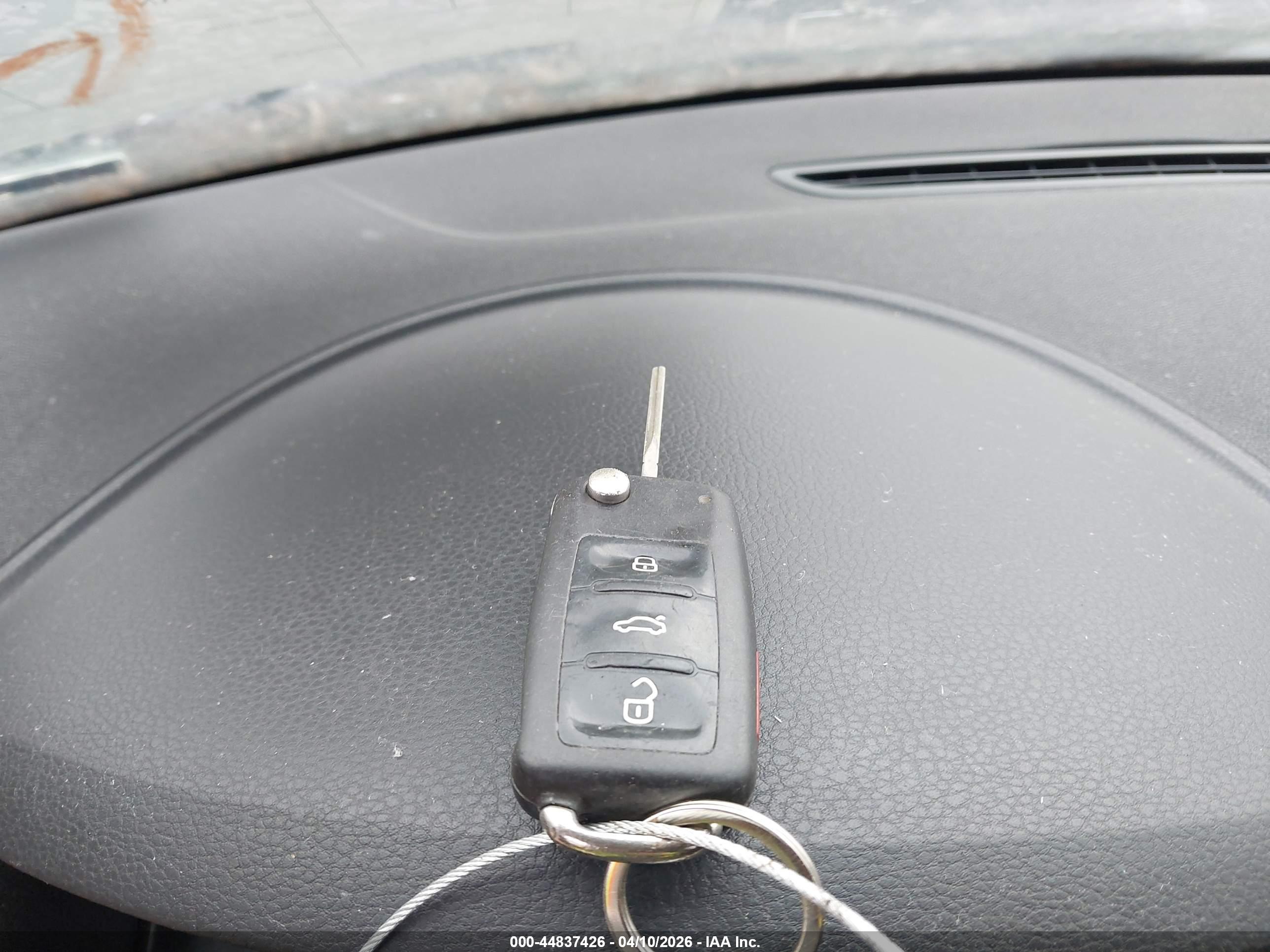 VOLKSWAGEN TIGUAN image 11