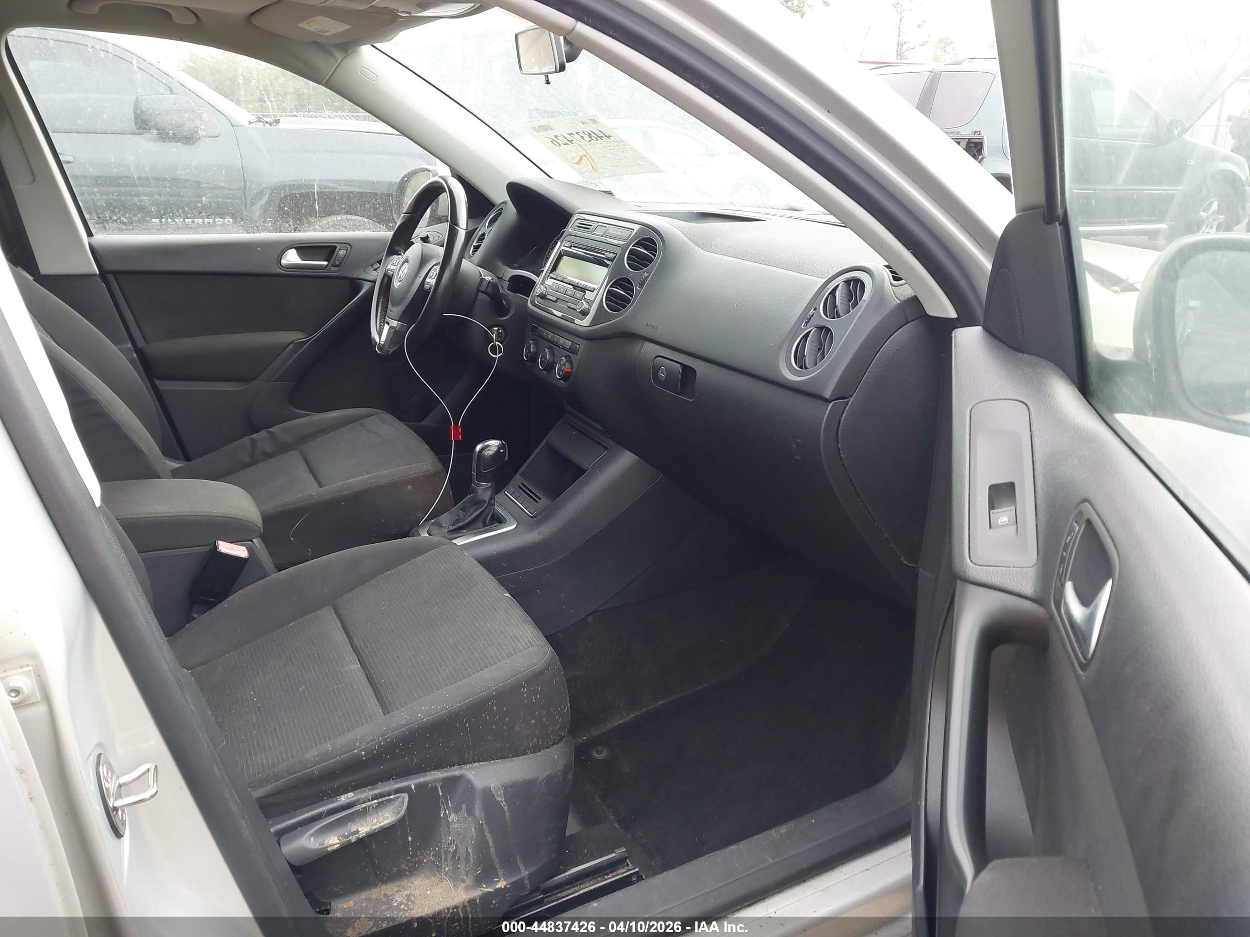 VOLKSWAGEN TIGUAN image 5