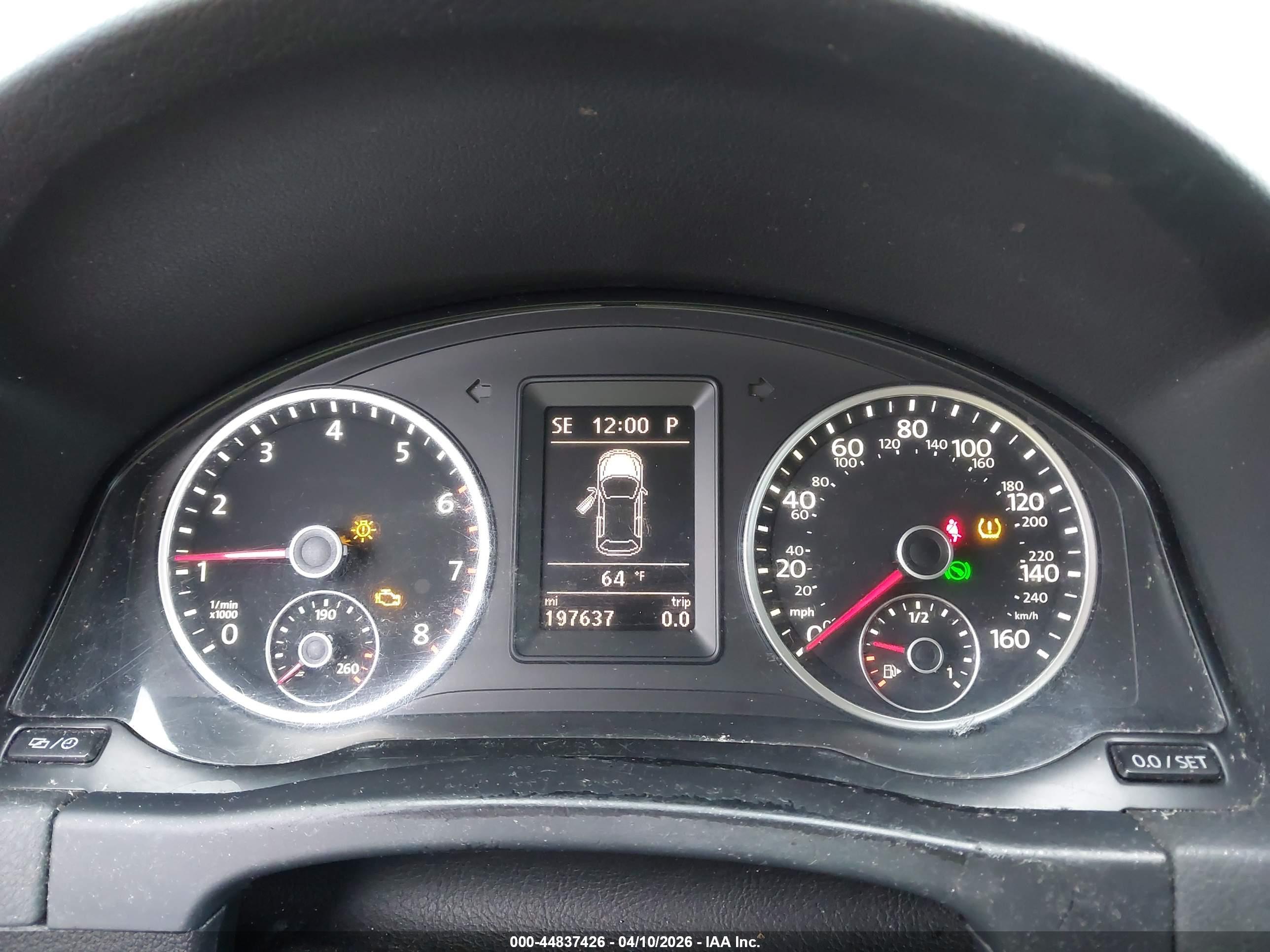 VOLKSWAGEN TIGUAN image 7