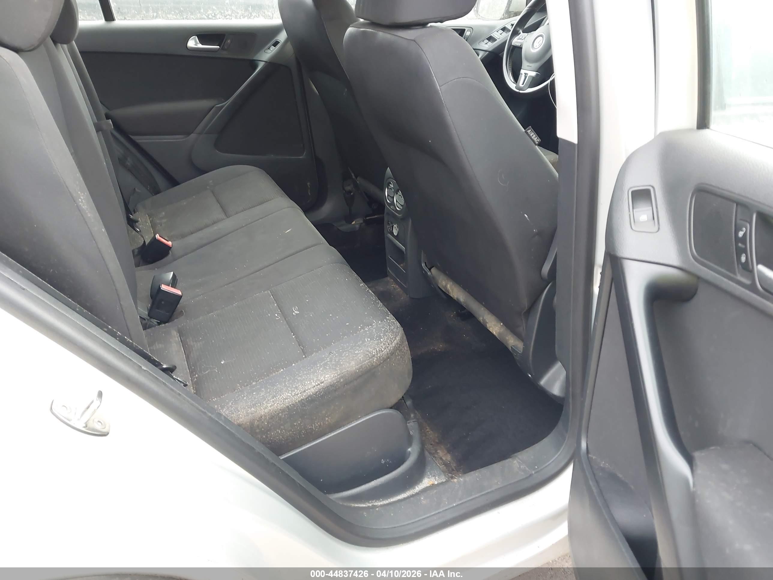 VOLKSWAGEN TIGUAN image 8