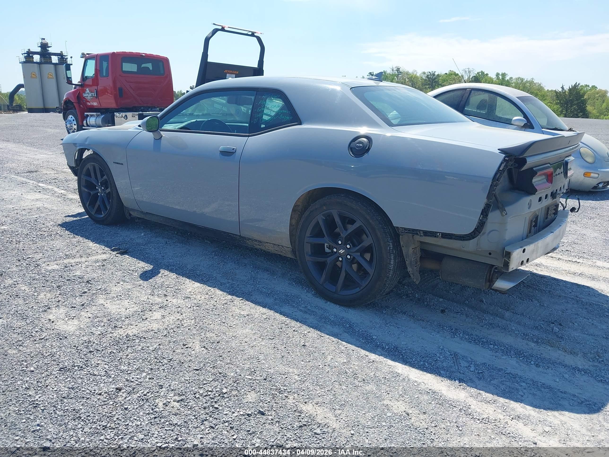 DODGE CHALLENGER image 3