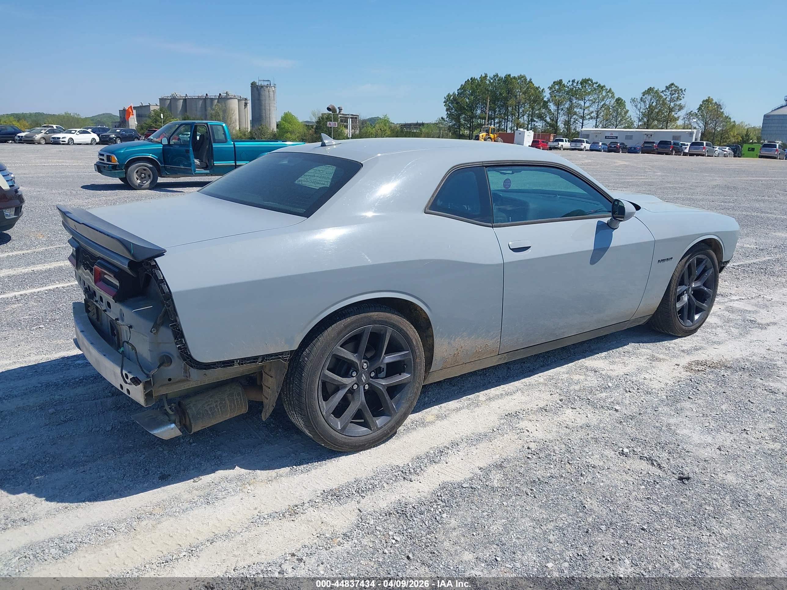 DODGE CHALLENGER image 4