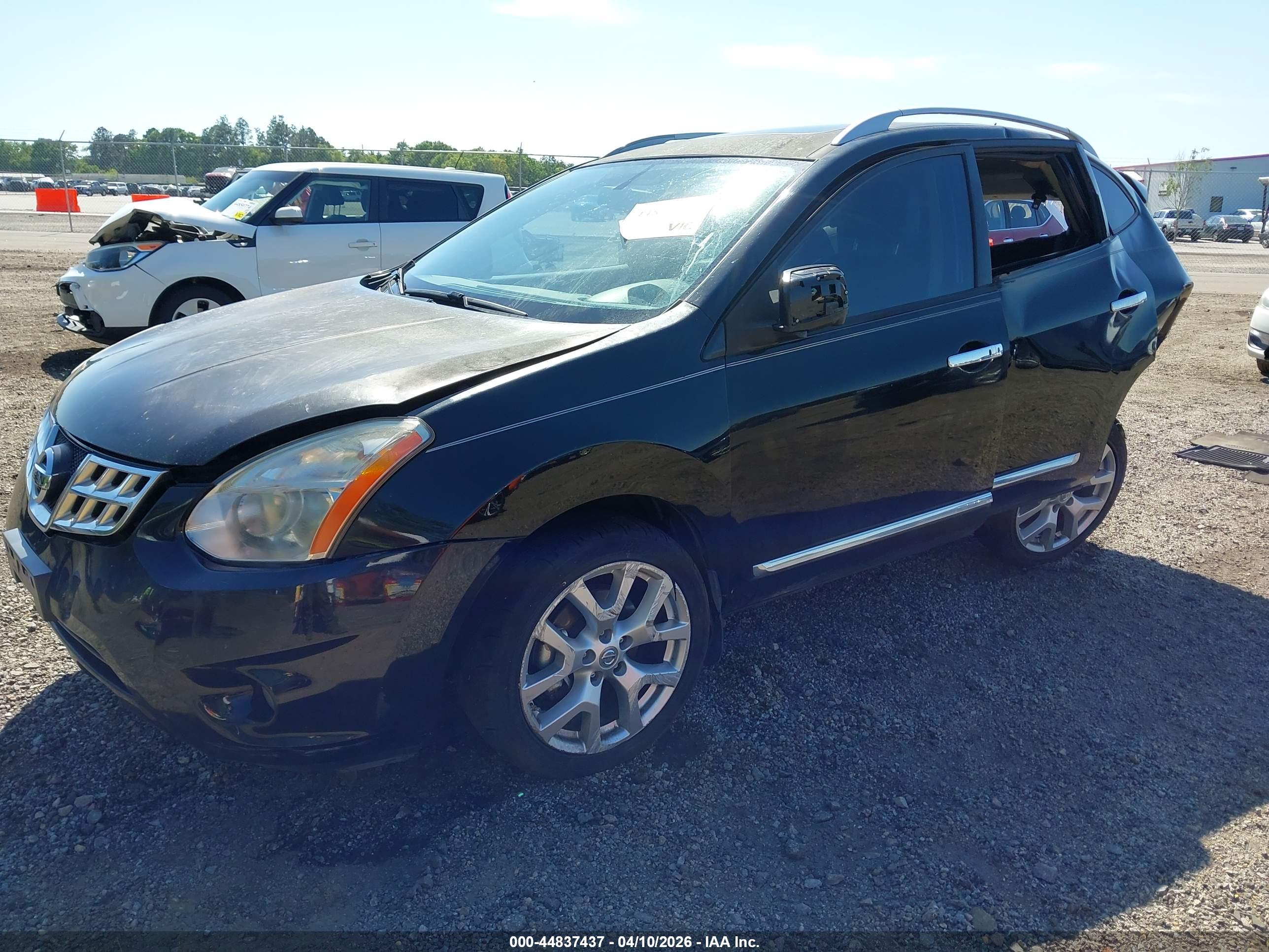 NISSAN ROGUE image 2