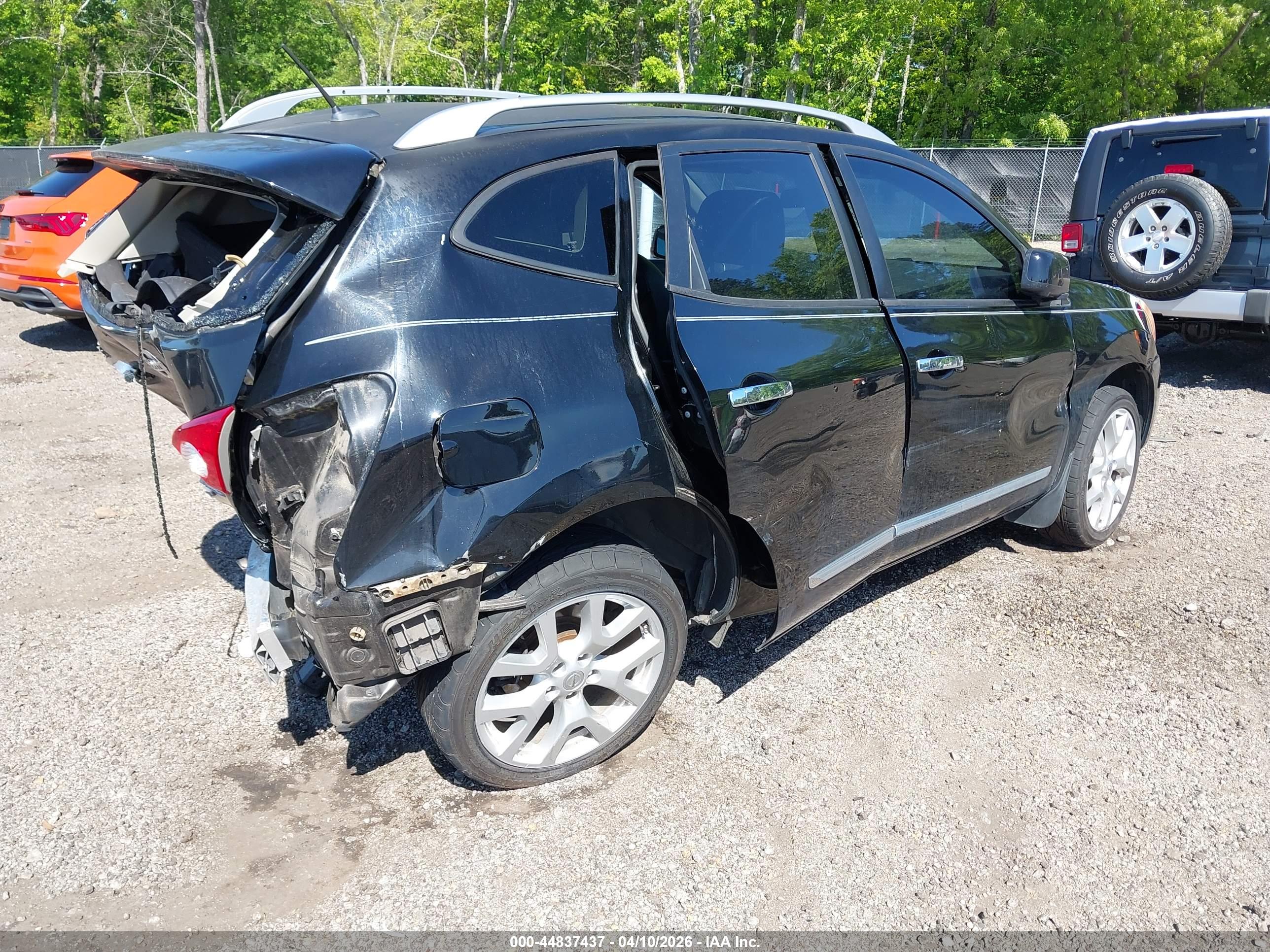 NISSAN ROGUE image 4