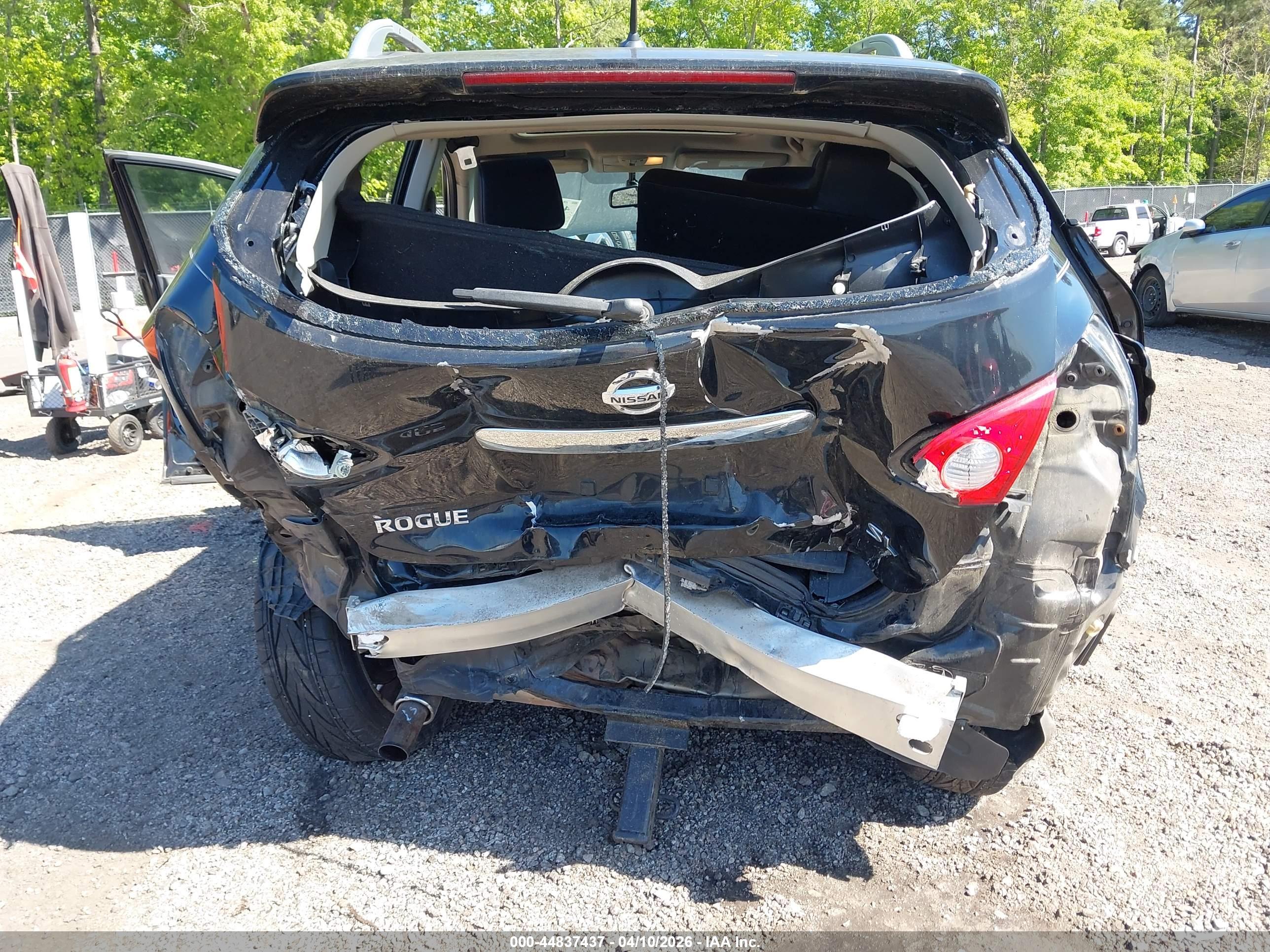 NISSAN ROGUE image 6
