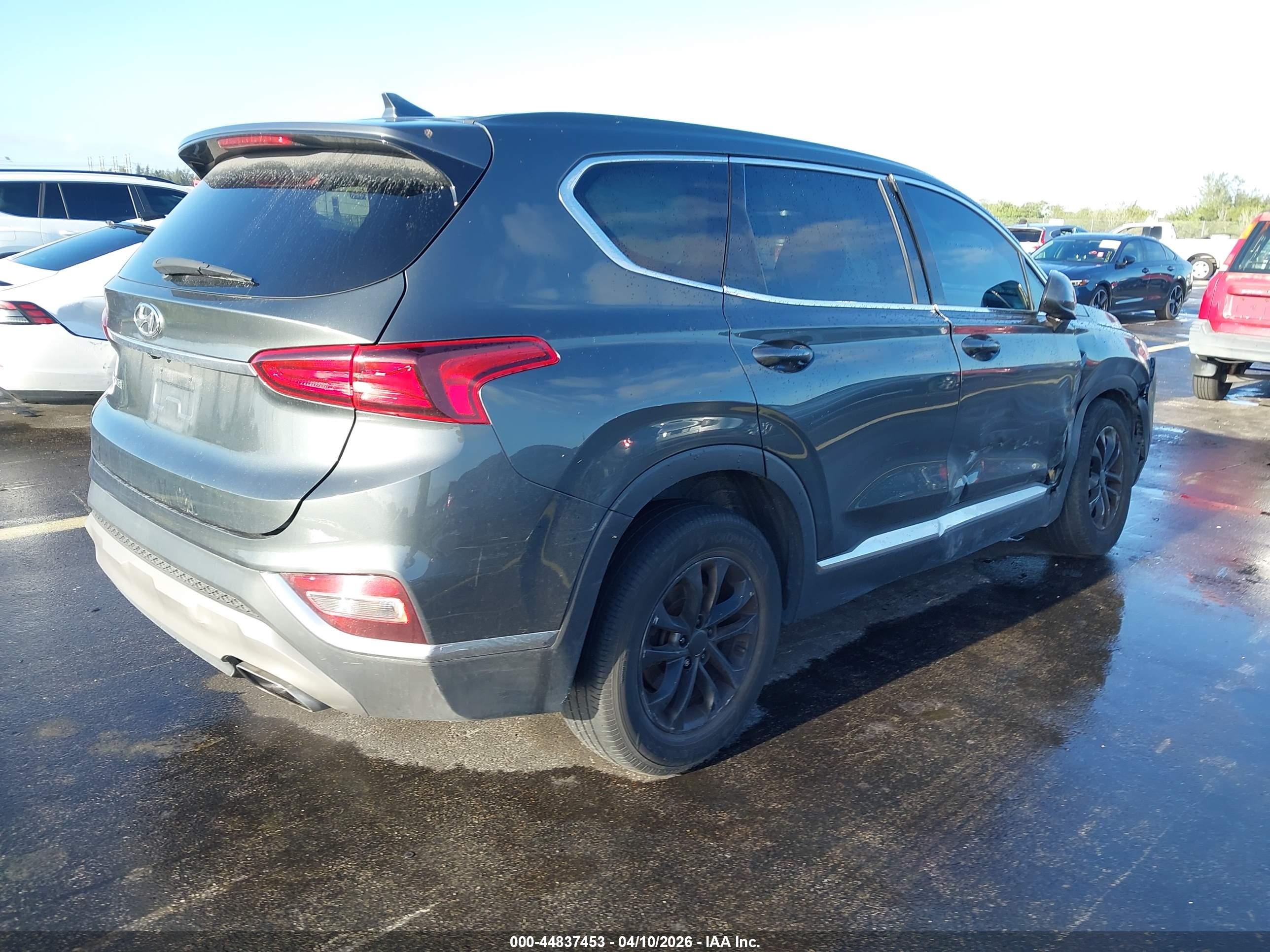HYUNDAI SANTA image 4