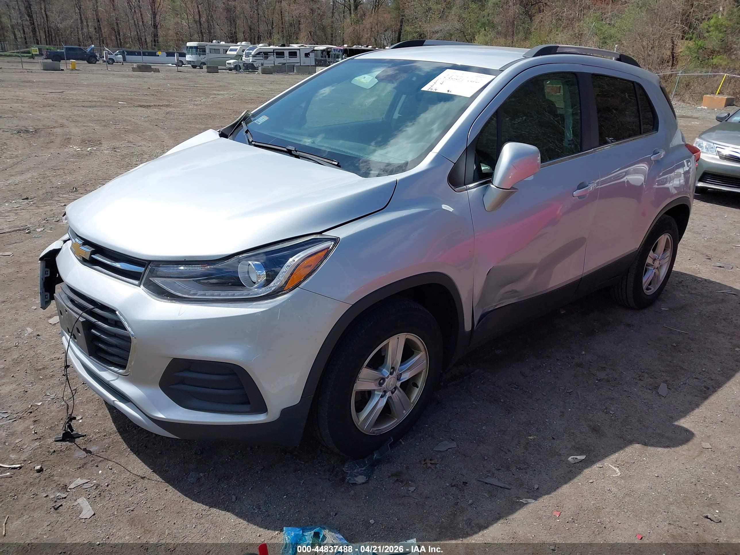 CHEVROLET TRAX image 2