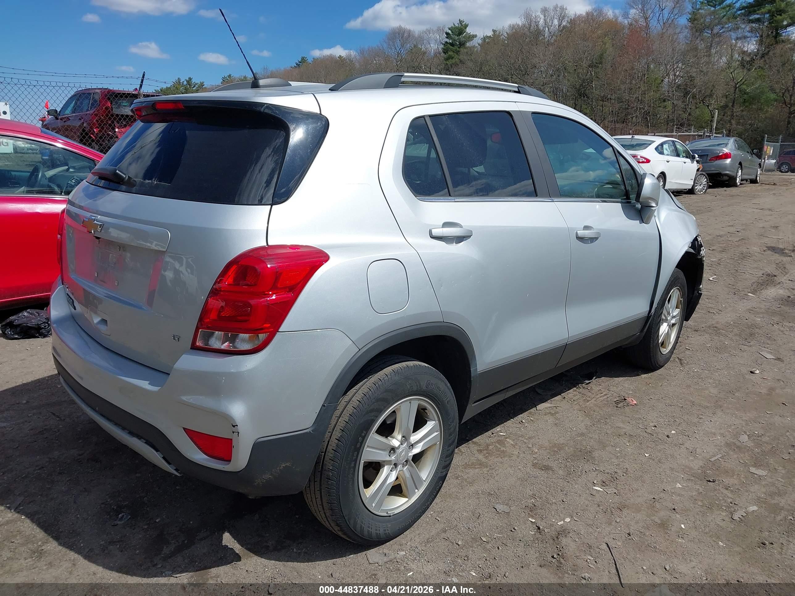 CHEVROLET TRAX image 4