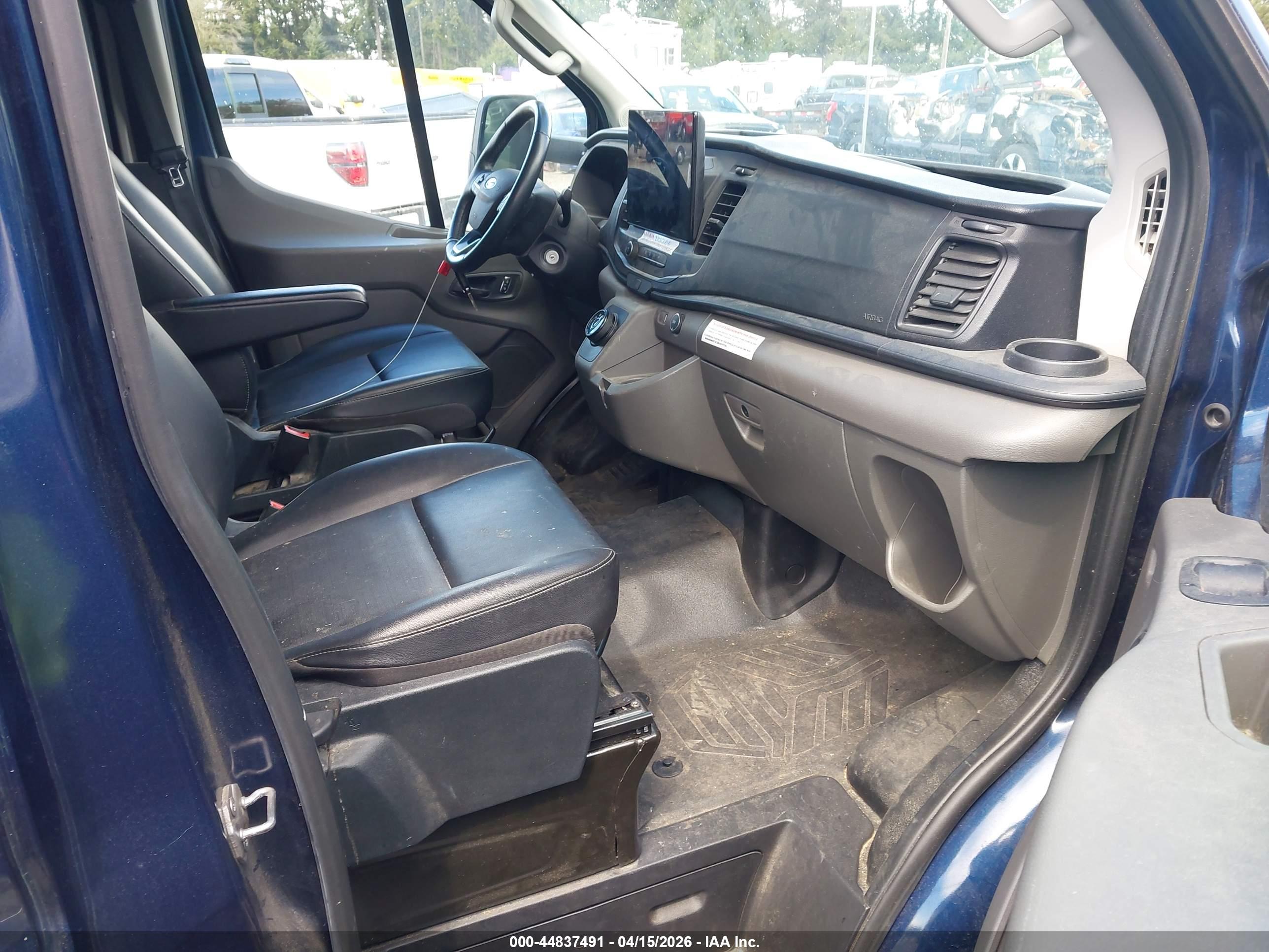 FORD E-TRANSIT-350 image 5