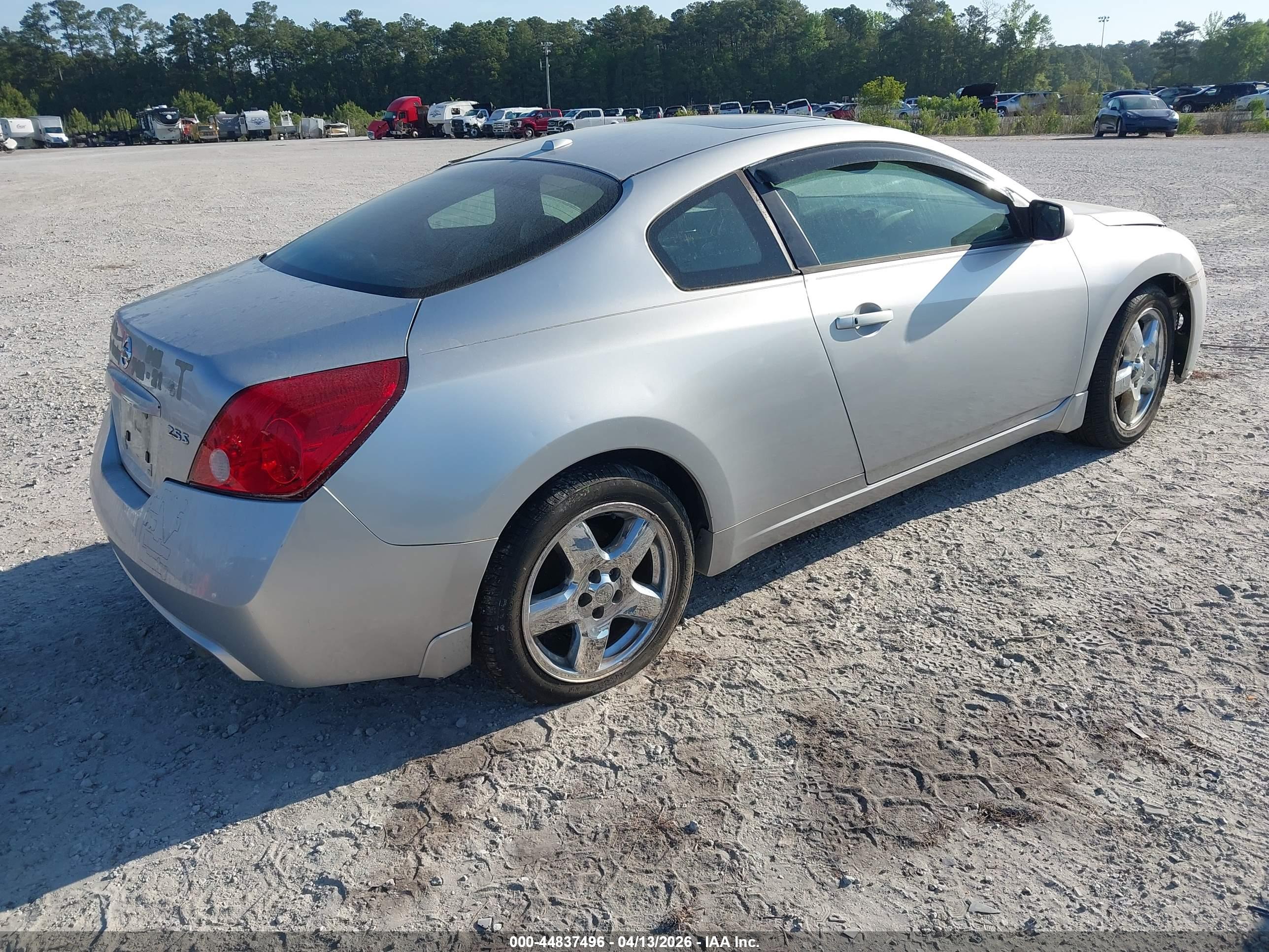 NISSAN ALTIMA image 4