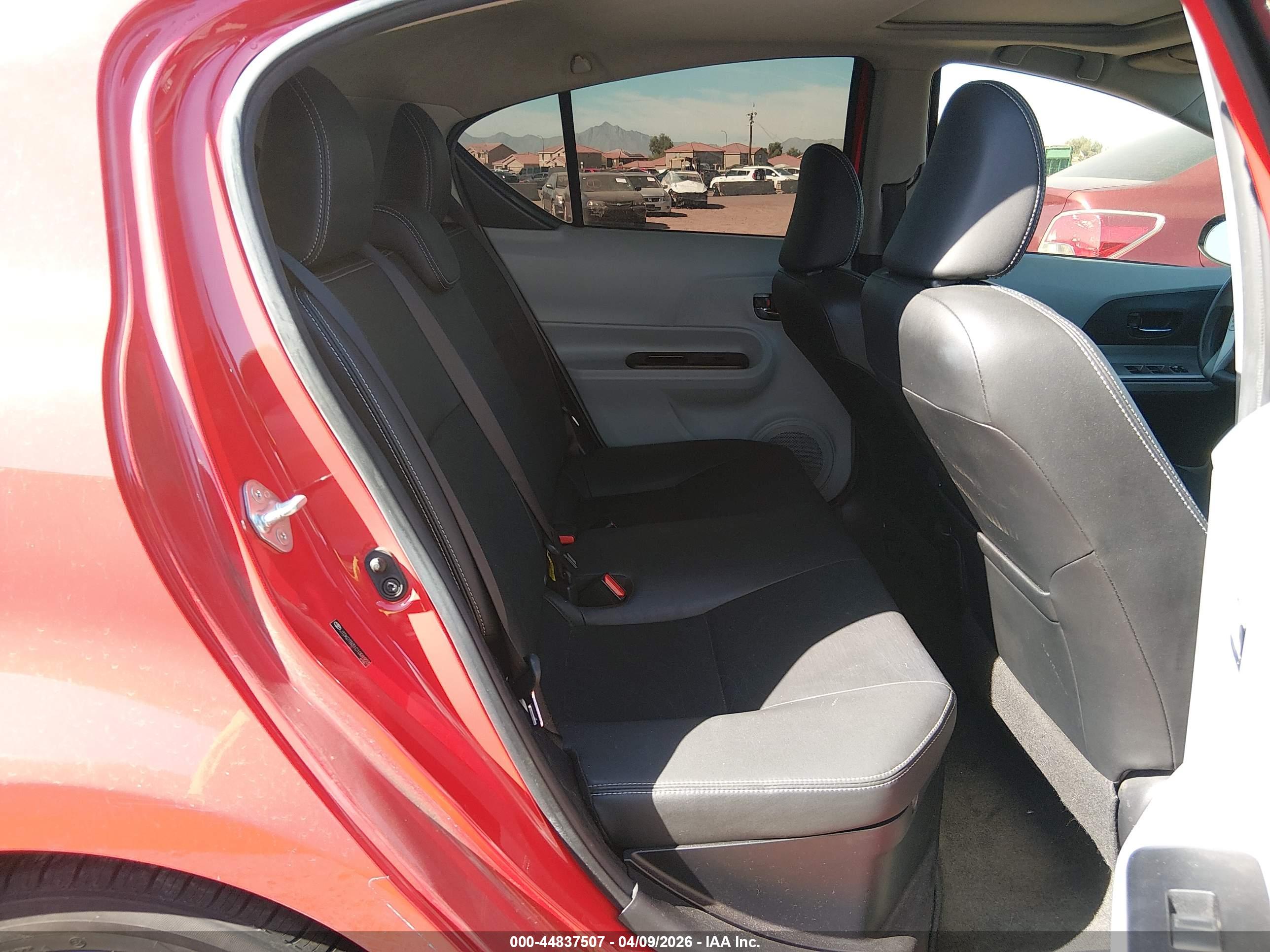 TOYOTA PRIUS image 8