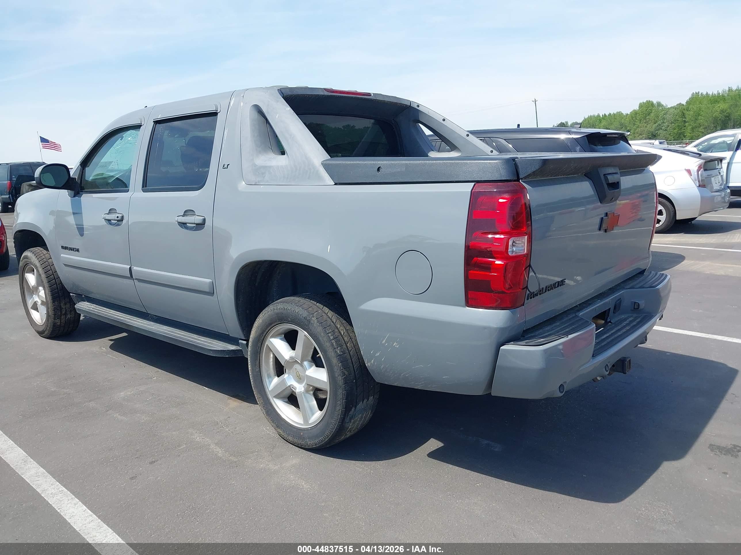 CHEVROLET AVALANCHE image 3