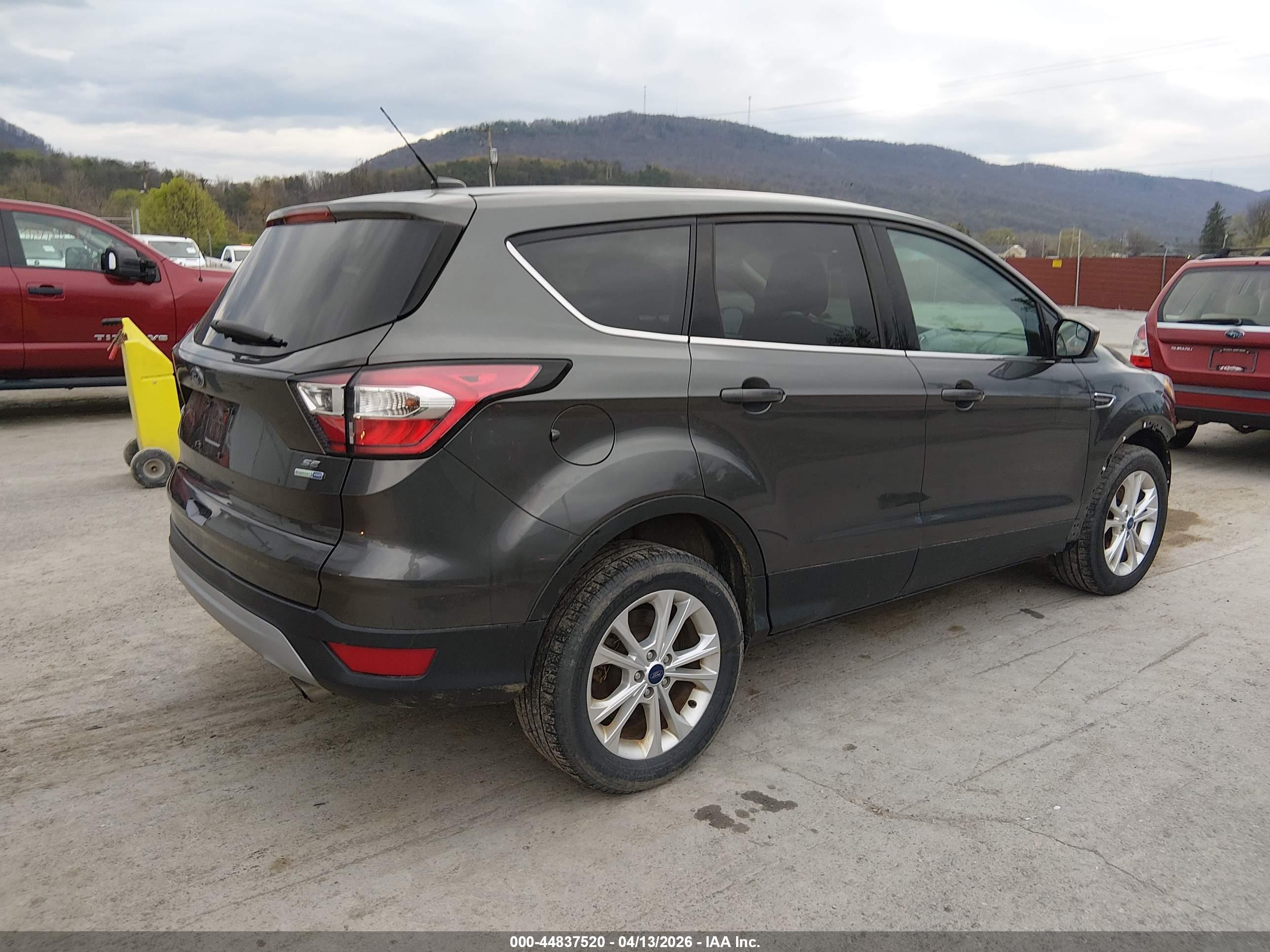 FORD ESCAPE image 4