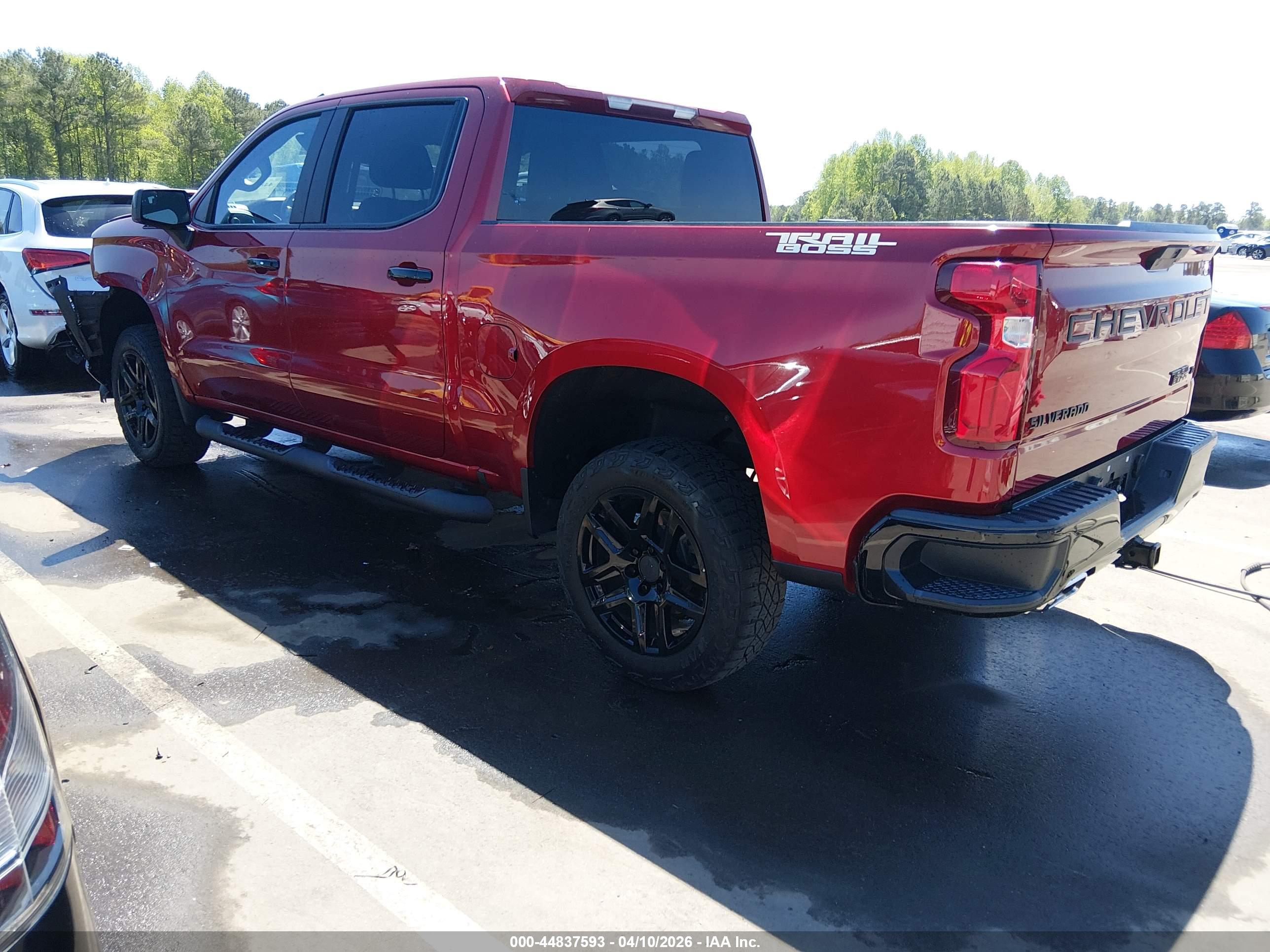 CHEVROLET SILVERADO image 3